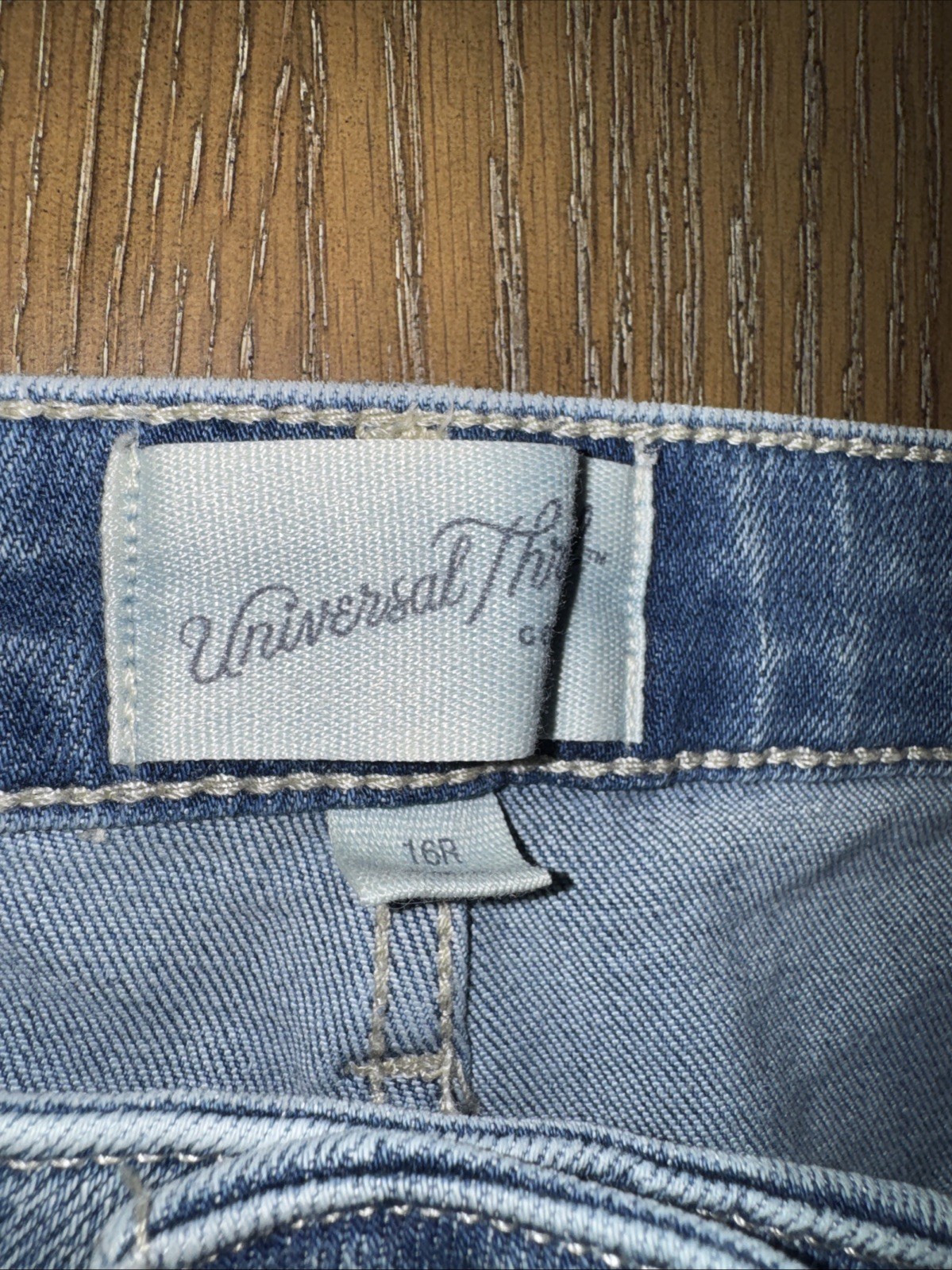 Universal Thread NWT High Rise Everyday Straight Jean Reg Size 16R Light Wash