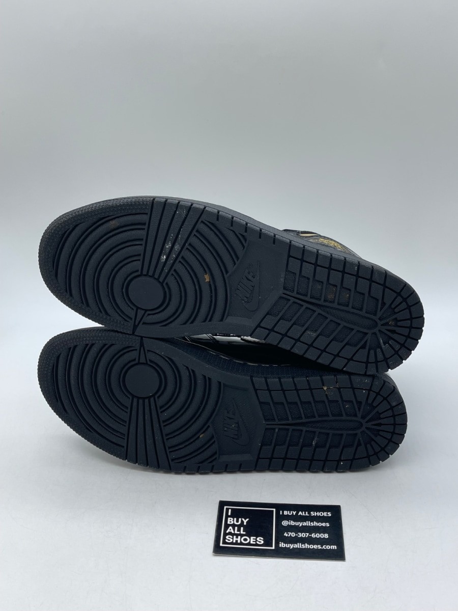Jordan 1 Retro High Black Metallic Gold (2020) 9 (Moderately Wor Size 9 (No Box)