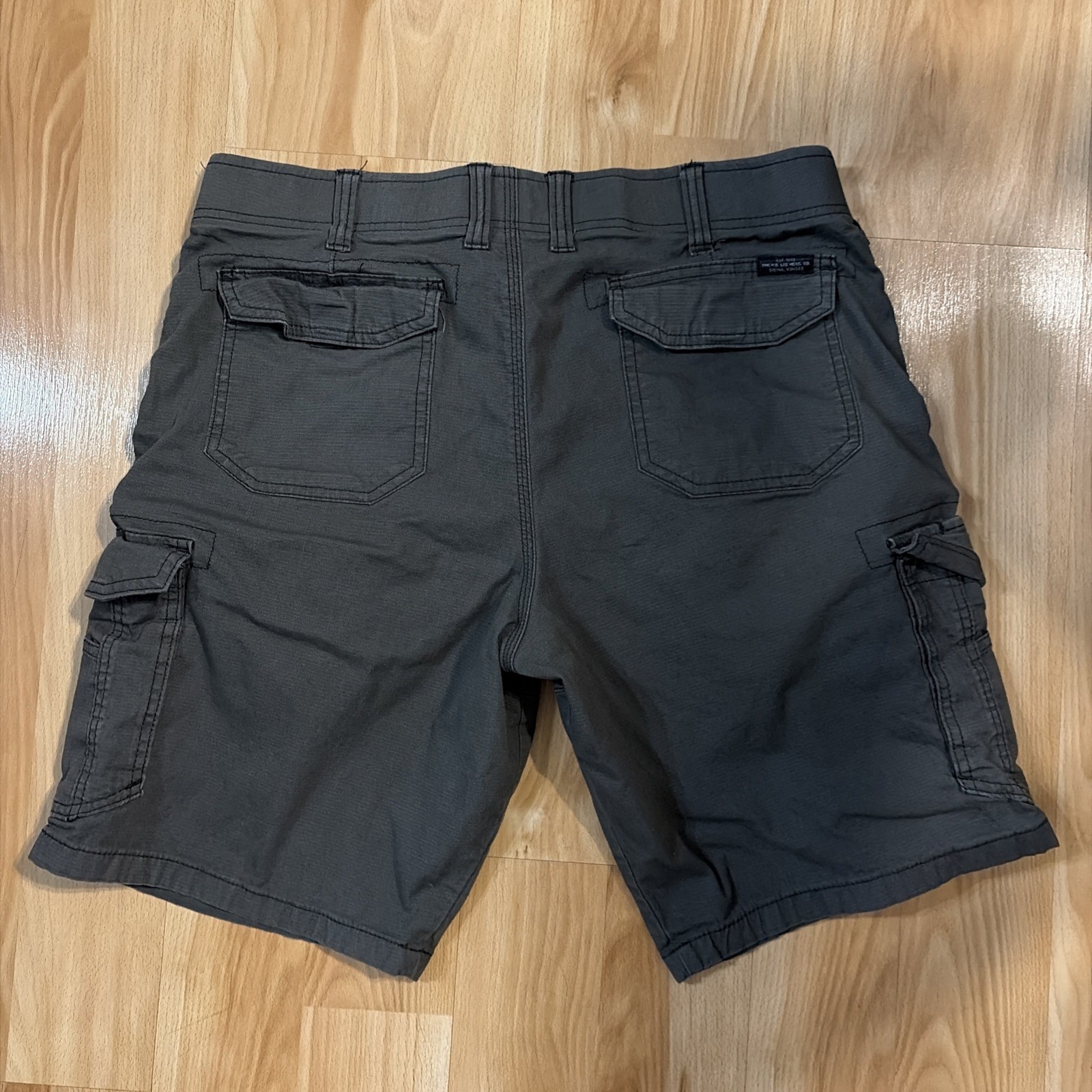 Lee Extreme Motion Mens Cargo Shorts 34 Gray Stretch Utility Pockets 6
