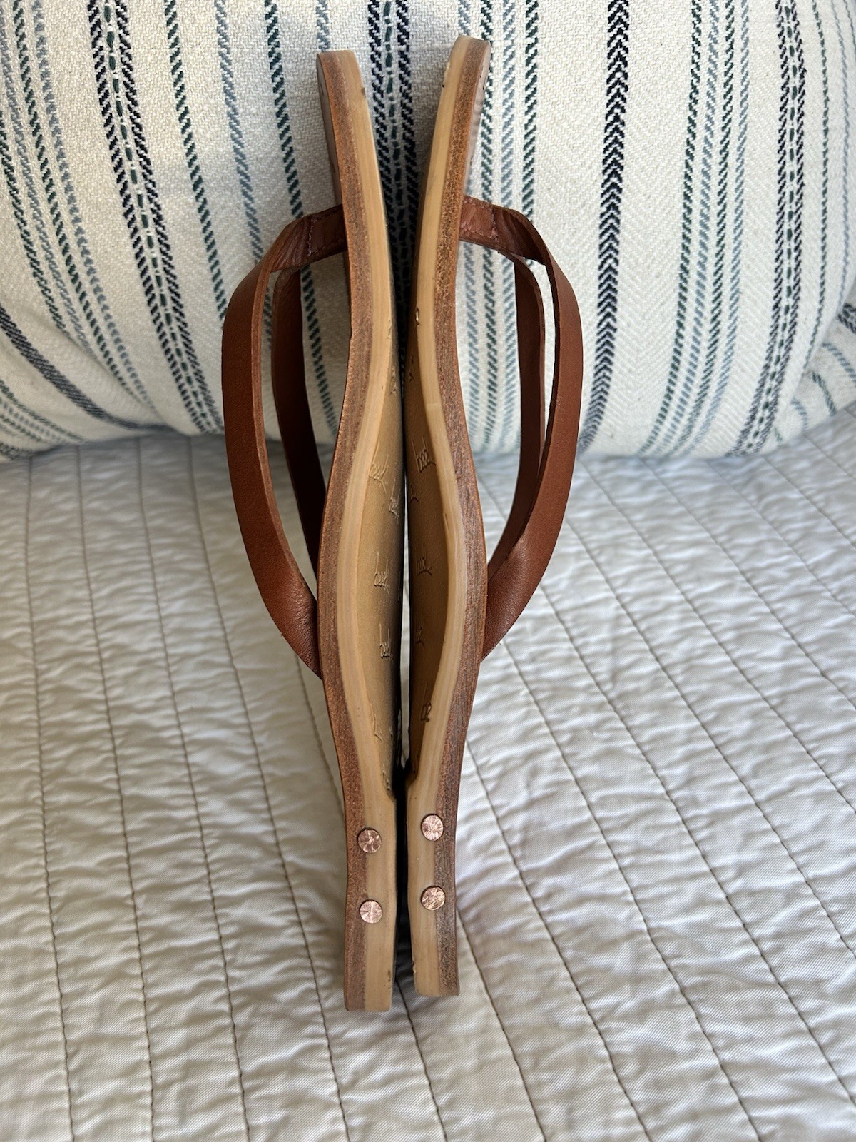Beek Leather Sandals Flip Flops Thongs Size 8 Brown Tan EUC