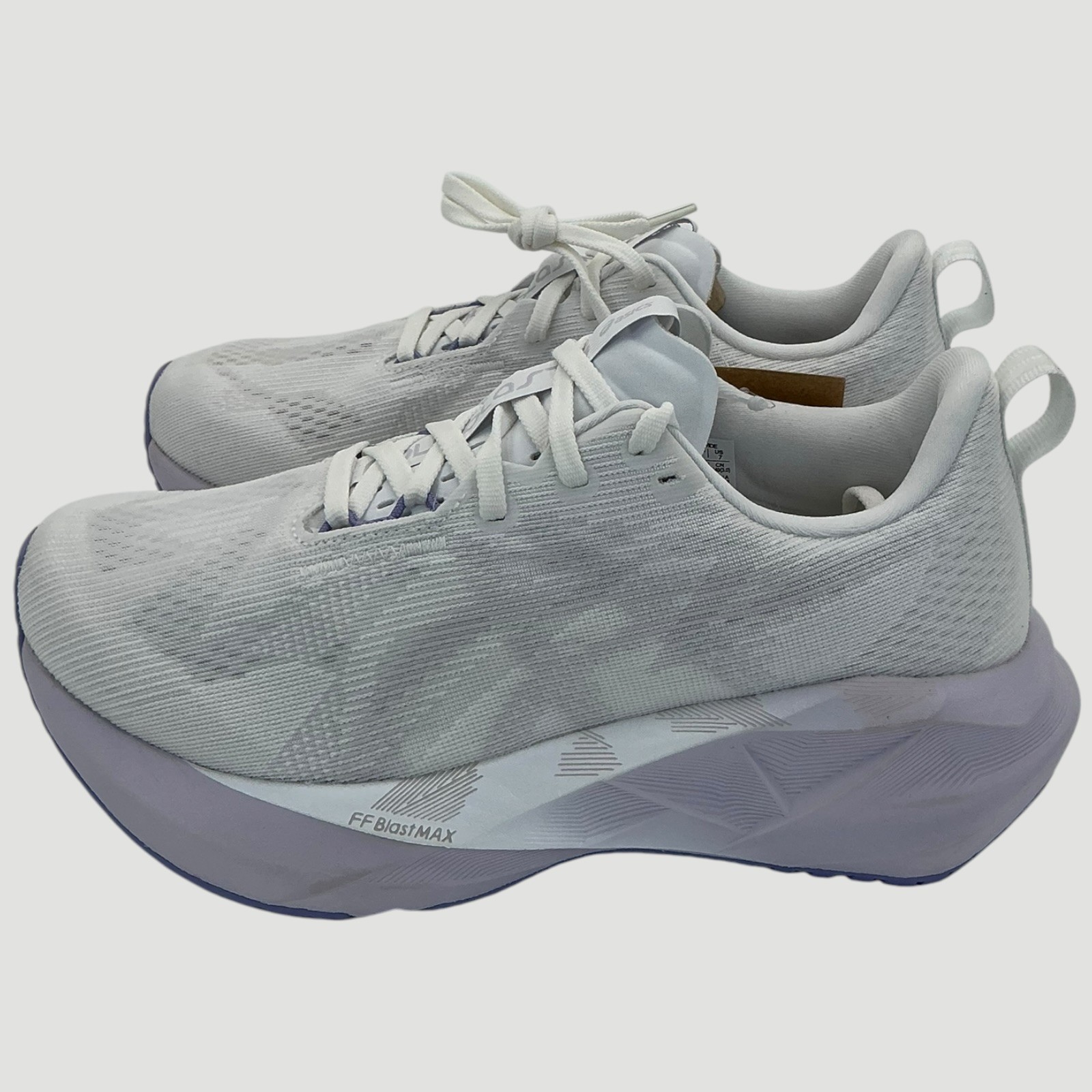 Asics Novablast 5 Women’s Size 7 D (Wide) White/Lilac Running Shoes NIB