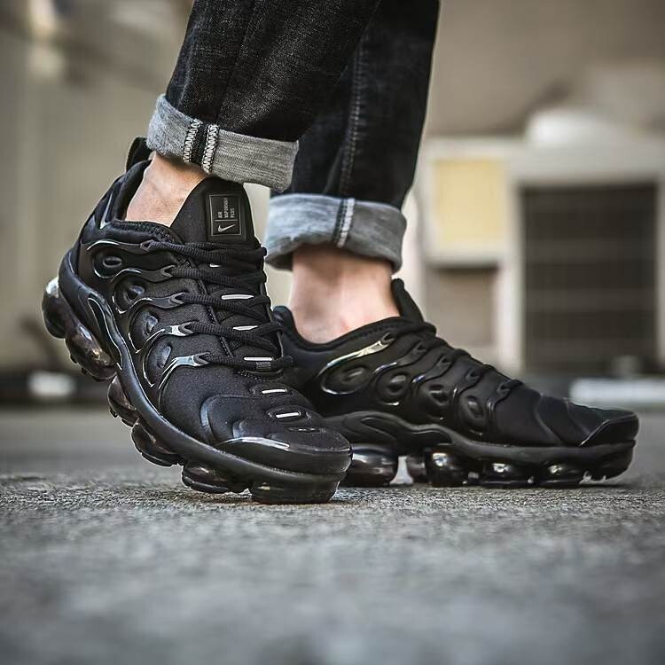 DS New Nike Air Vapormax TN Plus Triple Black comfortable men’s shoes