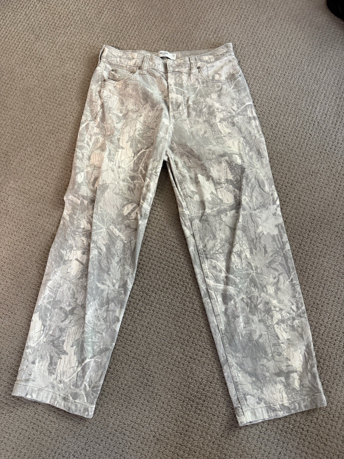 Hollister Men’s Gray Camo Denim Pants Regular Fit Straight Leg 32W 5-Pocket