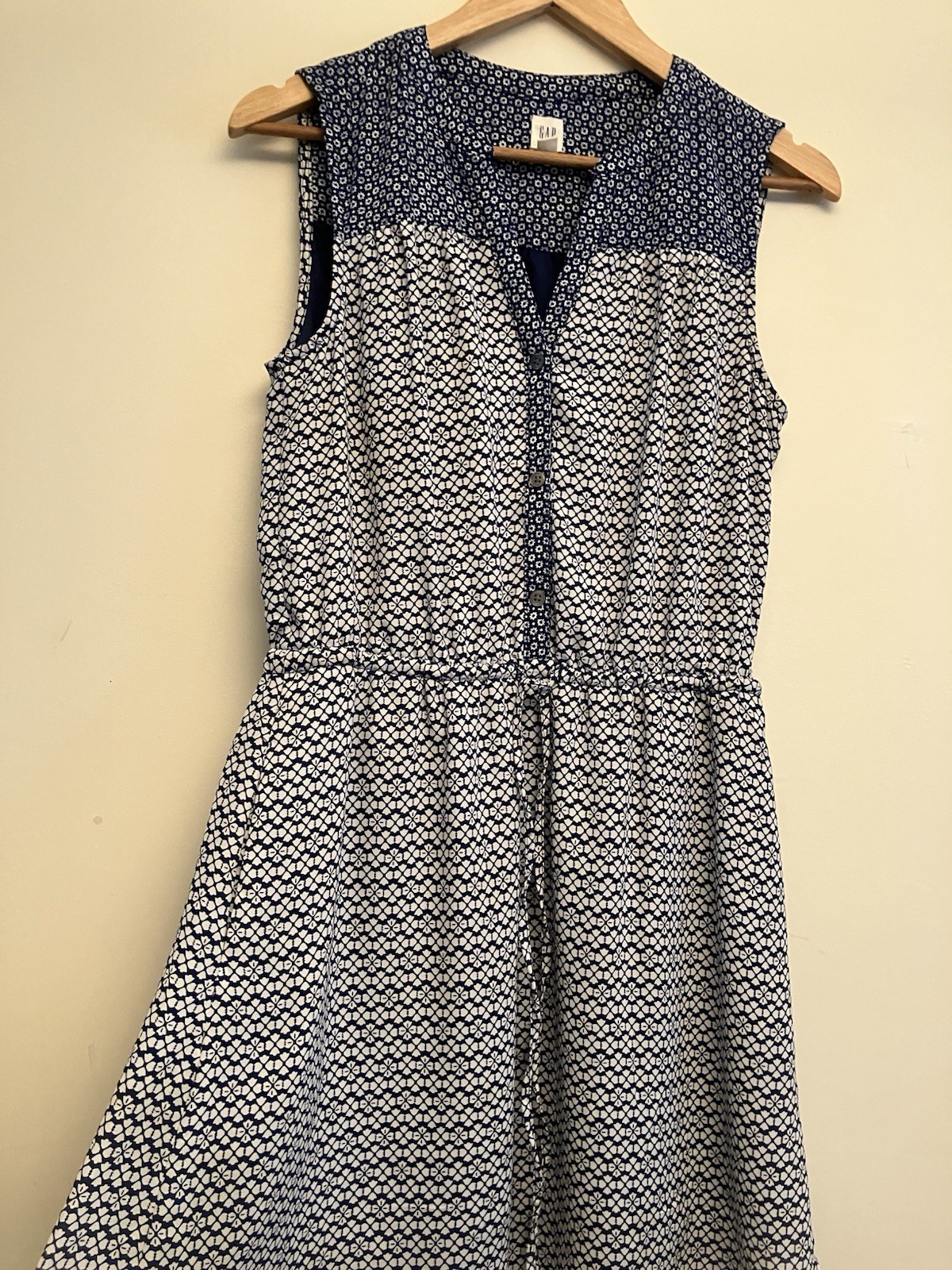 Gap Sleeveless Navy/White Patterned Dress W/Drawstring Waist Size S