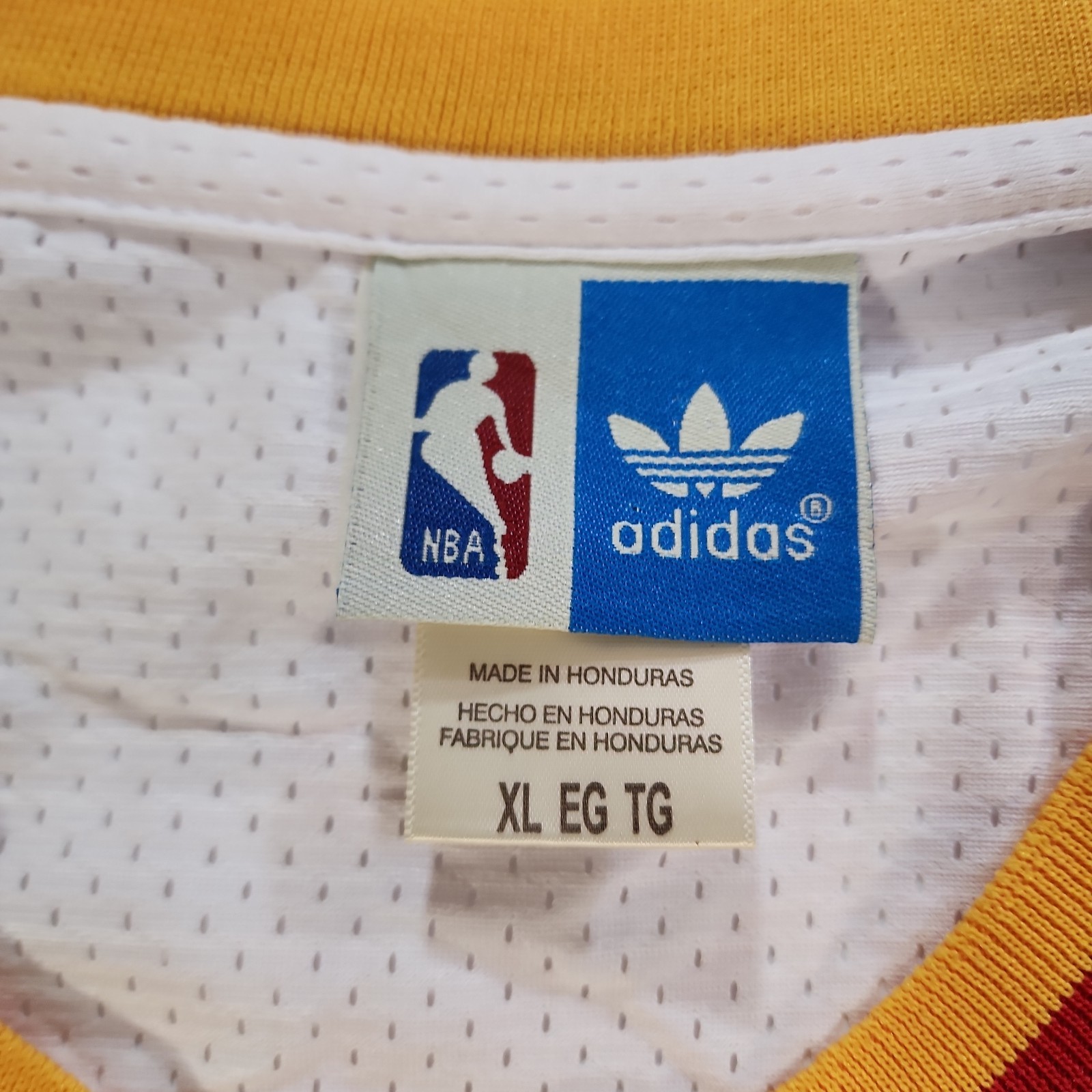 Retro Houston Rockets Hakeem Olajuwon 34 White Basketball Jersey Size XL