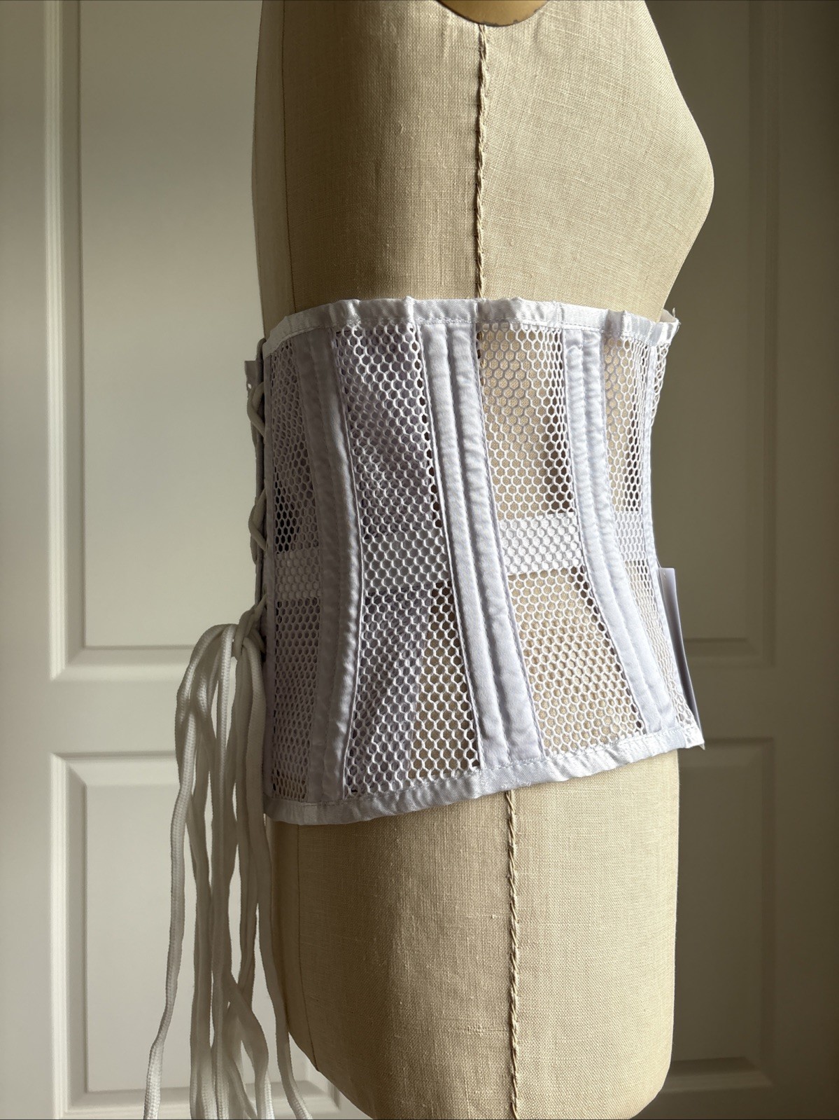 Secrets in Lace White Mesh Underbust Corset Size 20 – 32