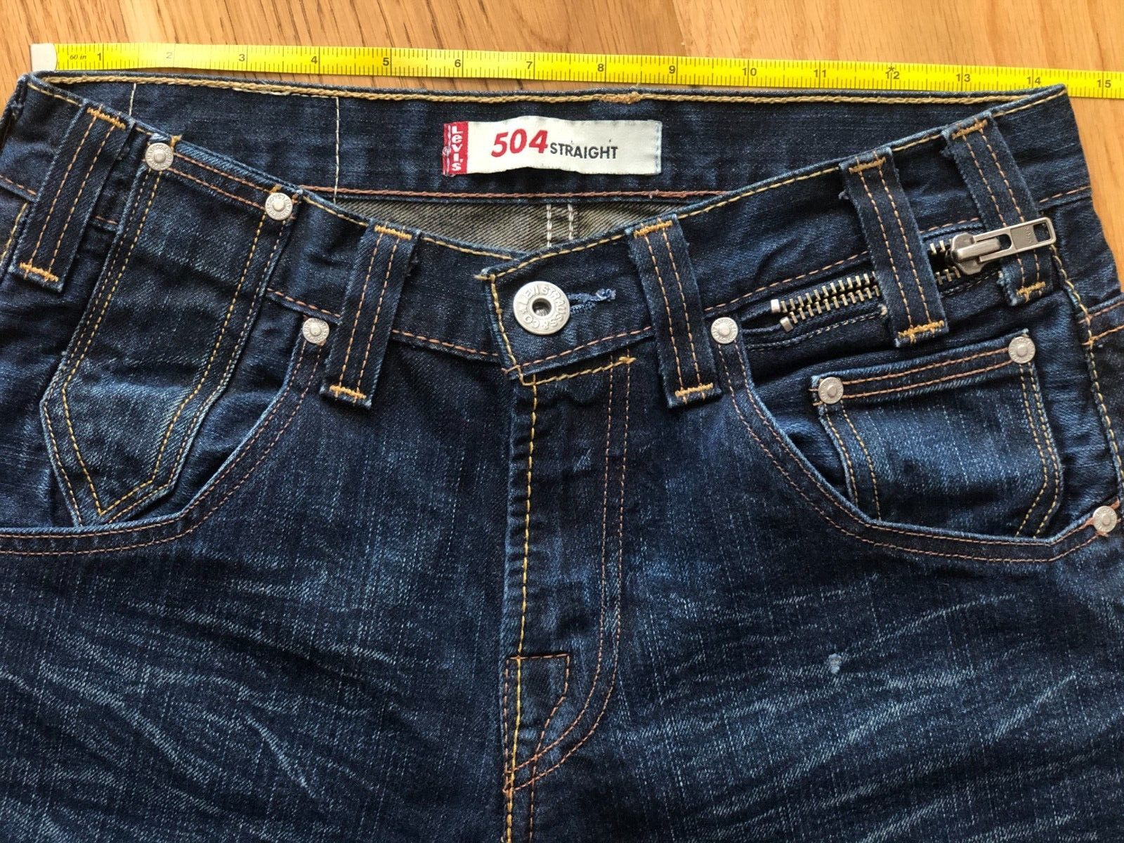 LEVI’S STRAUSS & CO MEN’S DARK BLUE 504 STRAIGHT JEAN W29 L32 (31)