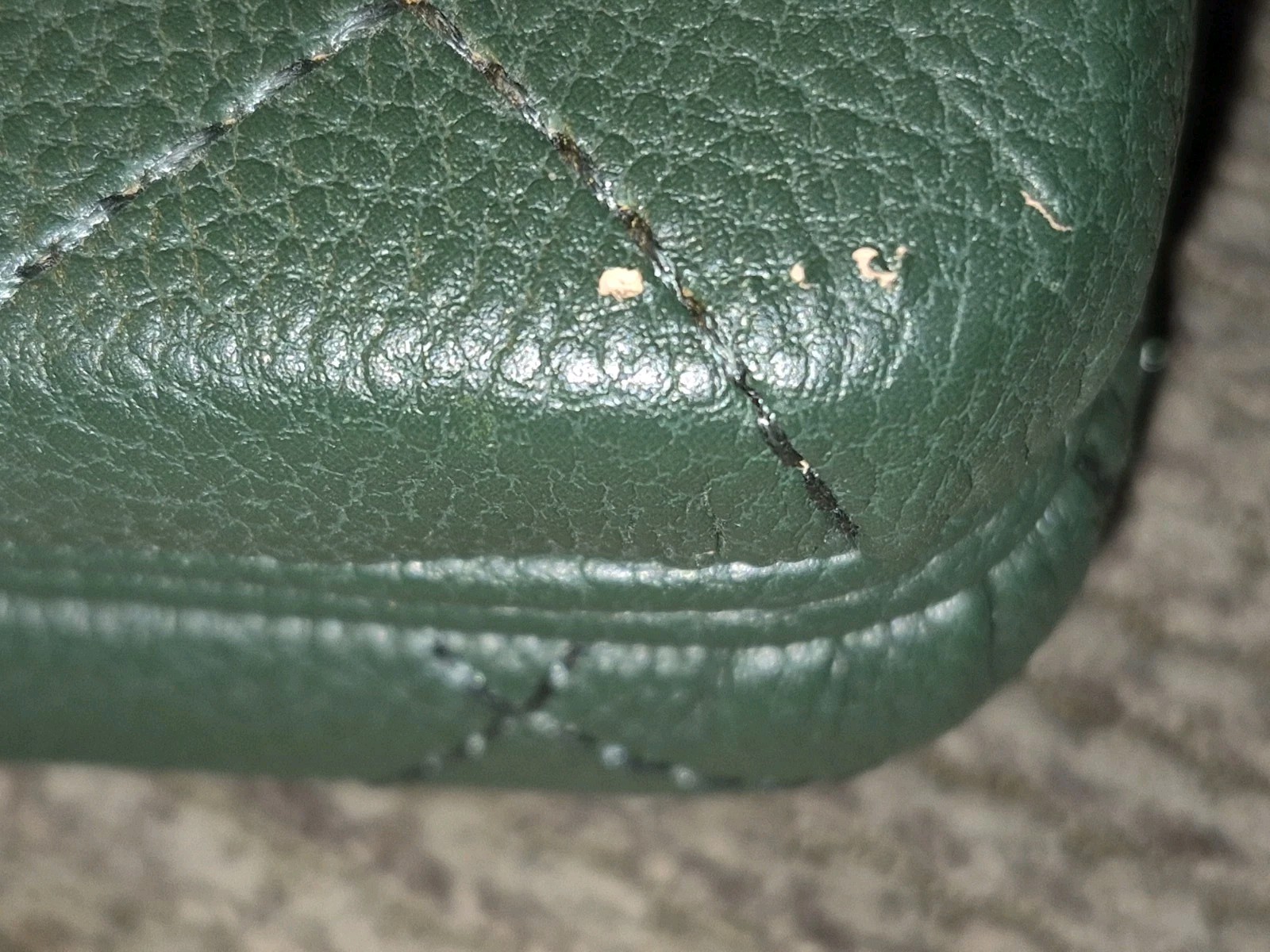 NWT Merona Green Quilted Womens Clutch Wallet 7.75″ X 4.5″ 2 Tiny Flaws