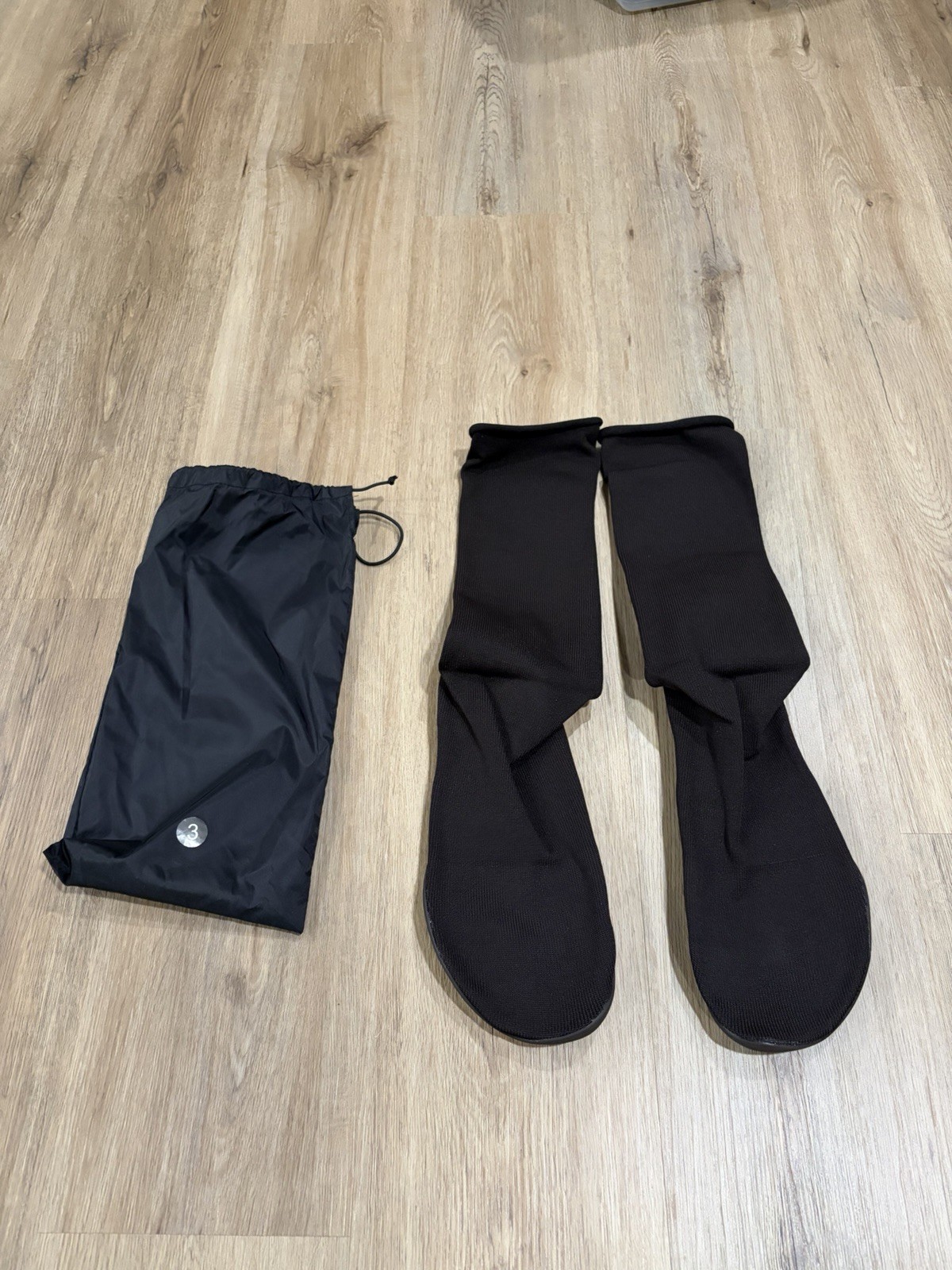 Yeezy YZY Pods; Black; New; Size 3