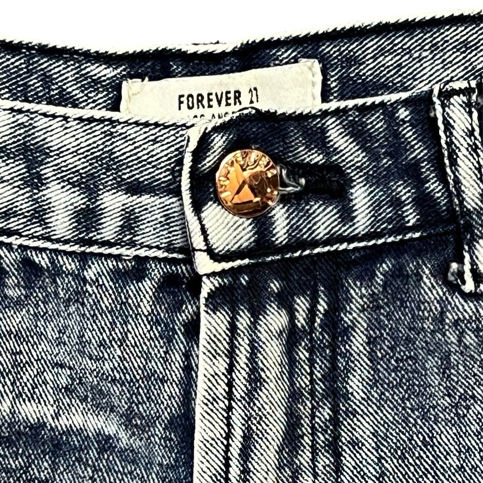 FOREVER 21 Denim Jean Shorts Blue Acid Wash Distressed Fringe Frayed Size 28