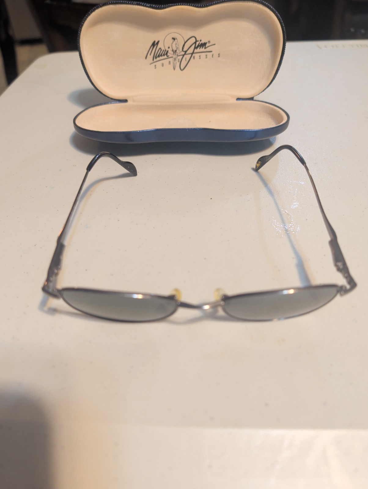 Maui Jim Hulu Sunglasses MJ-551-02 Gunmetal Titanium Polarized Black