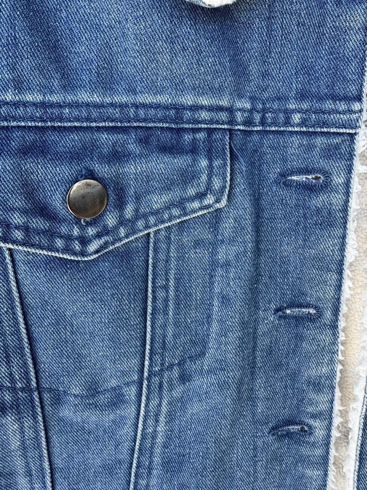 MELE E PERE Sherpa Collar Cropped Denim Jacket Blue Button Frayed Hem Pockets M