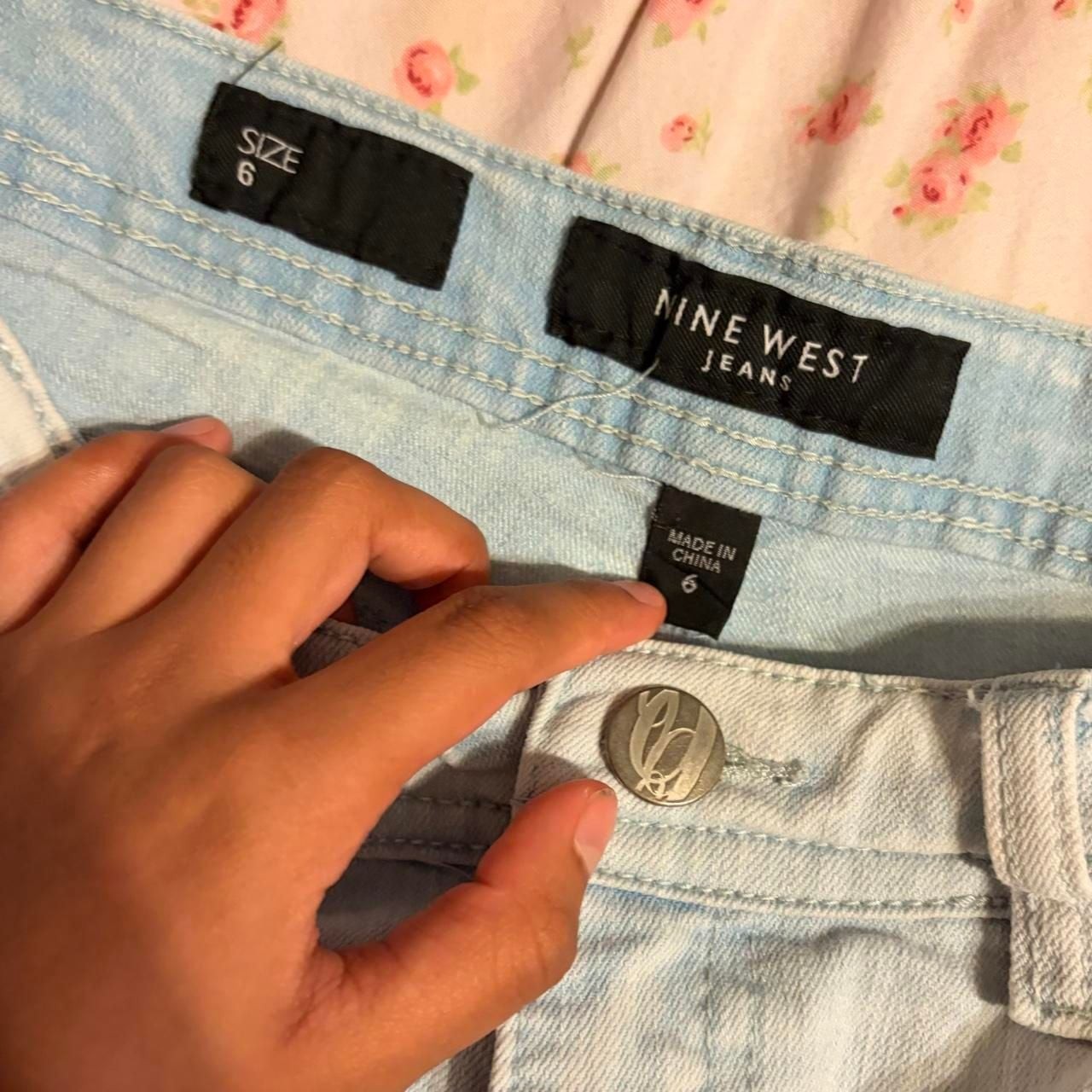 Nine West Jeans Y2K Embroidered Studded Capri Jeans