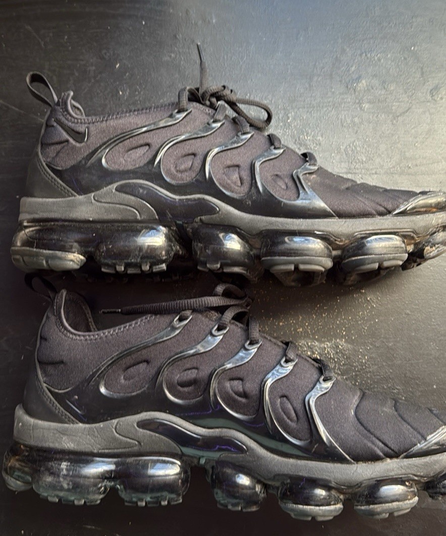 Nike Air VaporMax Plus Low Top Triple Black Men’s Running Sneakers 924453-004