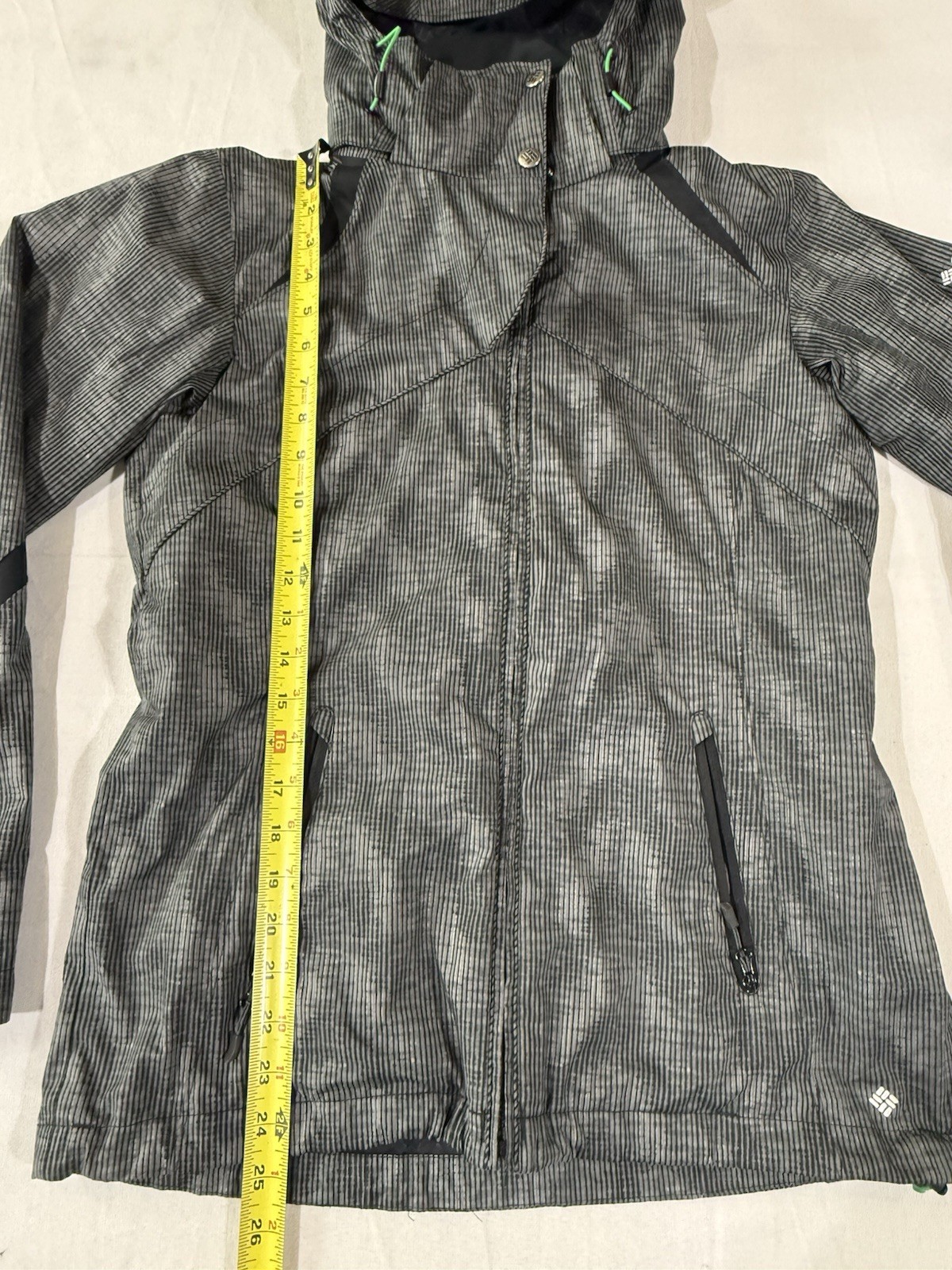 Columbia Omni-Tech Rain Jacket Womens Small Gray Sealed Seams Hooded Outdoors