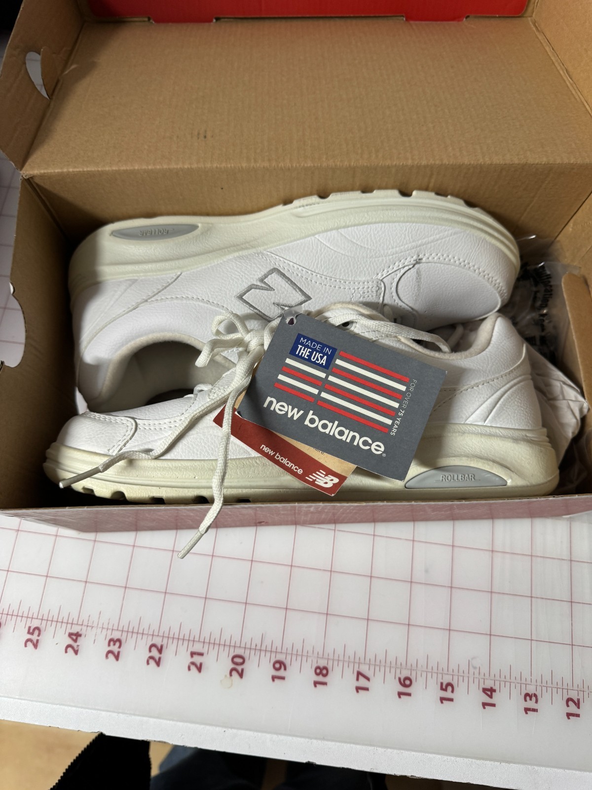 New Balance Men’s Walking Shoe, MW812WT White 8 Size Medium