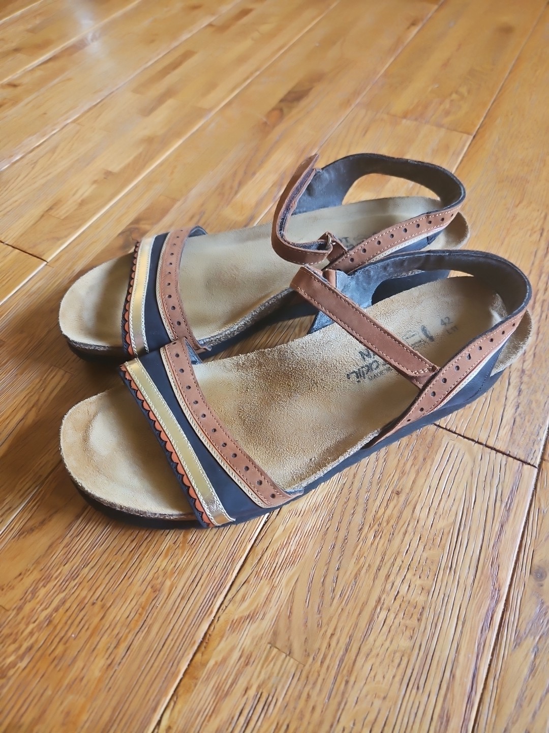 Naot Beverly Brown Black Gold Cork Footbed Comfort Sandals Women’s Size 11