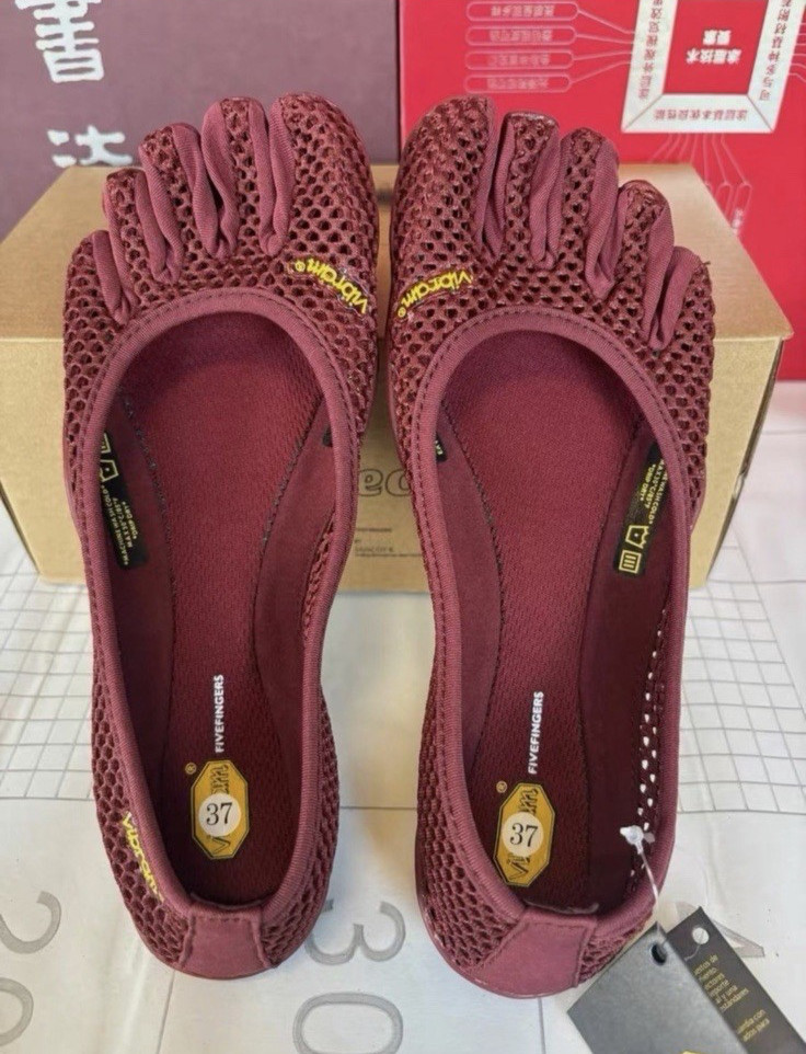 VIBRAM Five-finger Shoes Yoga Pilates Women’s Sports & Dance- Breathable Shoe