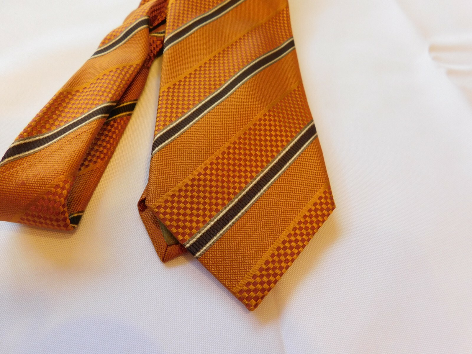 Adonis Silk Seide Tie Neck neckwear 59″ Long 3 3/4″ wide print Rust GUC
