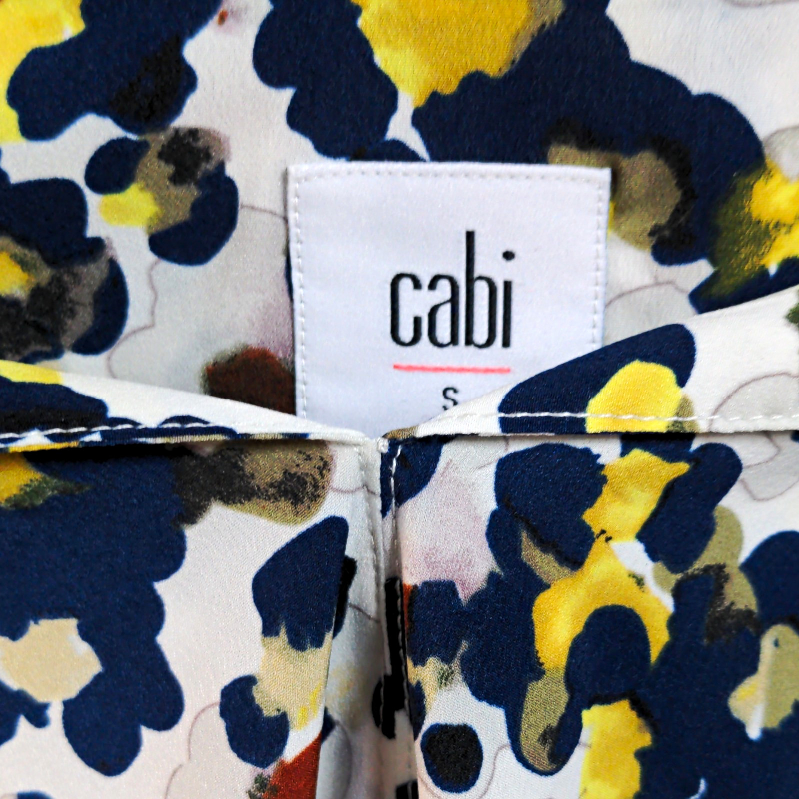 CAbi Women’s Animal Print Collared Button Front Sleeveless Woven Blouse S #5222