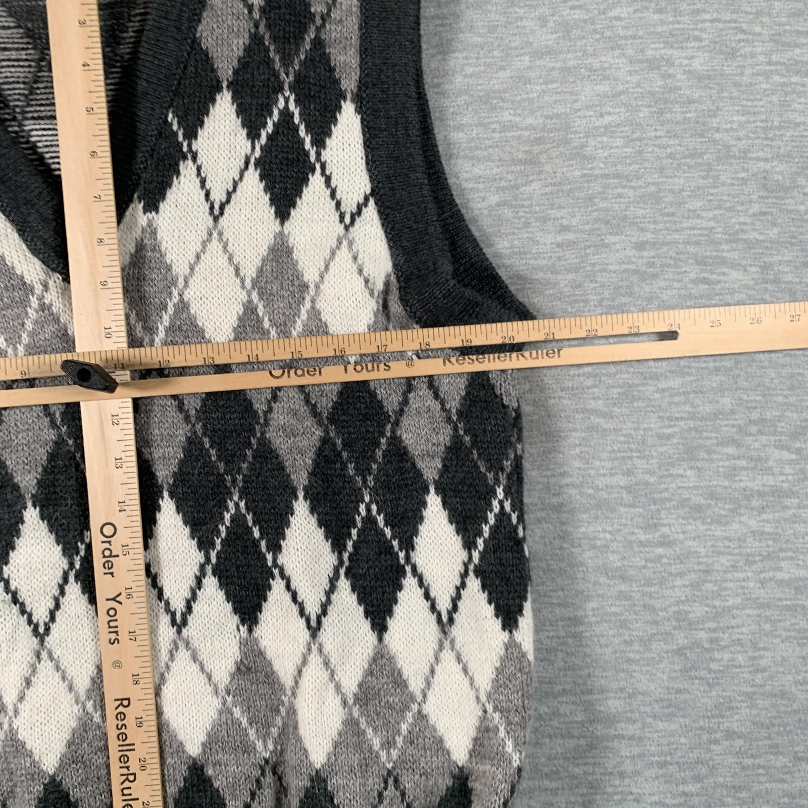 Sweater Vest Mens Small Gray Argyle 100% Alpaca Knit V Neck Pullover Peru