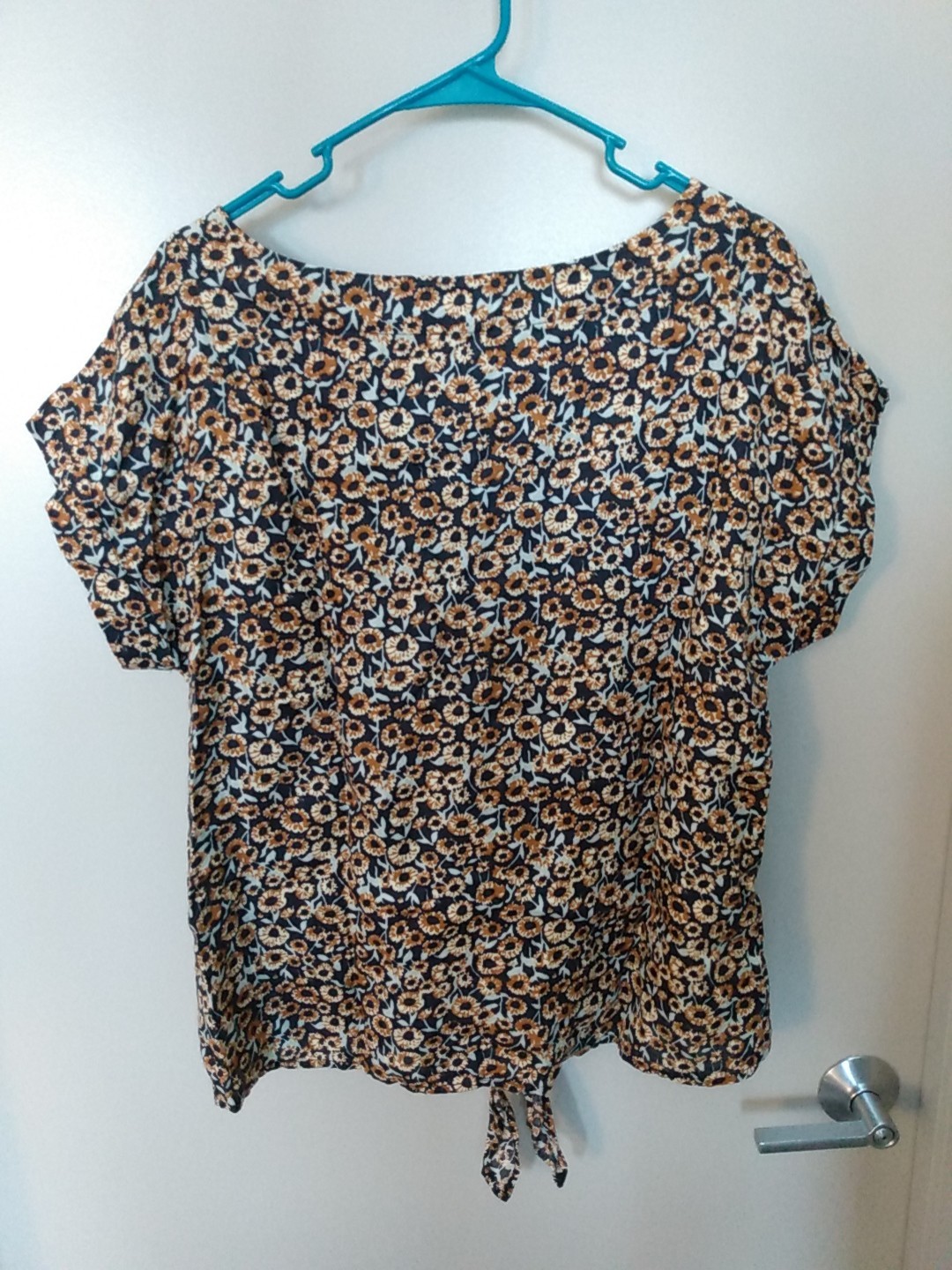 L.L. Bean Signature 100% Linen Navy Sunflower Short Sleeve Top Blouse Women’s M