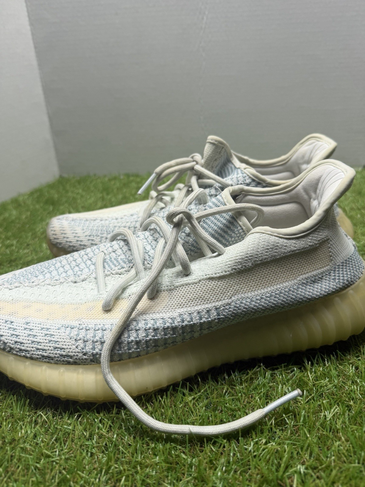 adidas Men’s Yeezy Boost 350 V2 Gray/Beige Low Top Lace-Up Sneakers Rubber