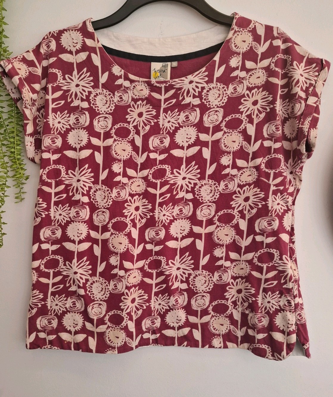 Weird Fish quirky floral top Side Vents 100% Organic Cotton 16 vgc ch42″ L22.5″