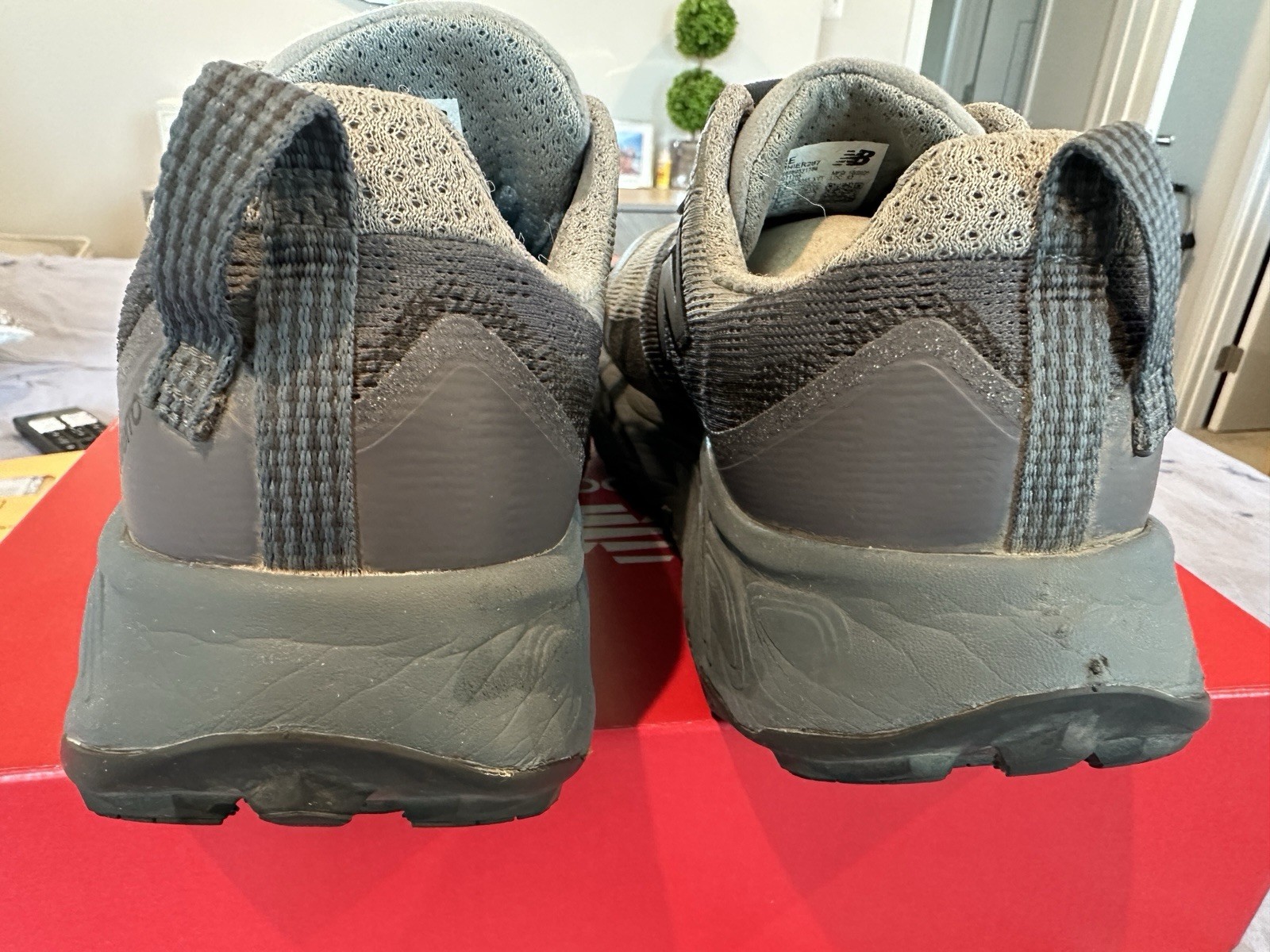 Worn Once! Men’s FRESH FOAM X HIERRO V9 Slate 8.5 wide