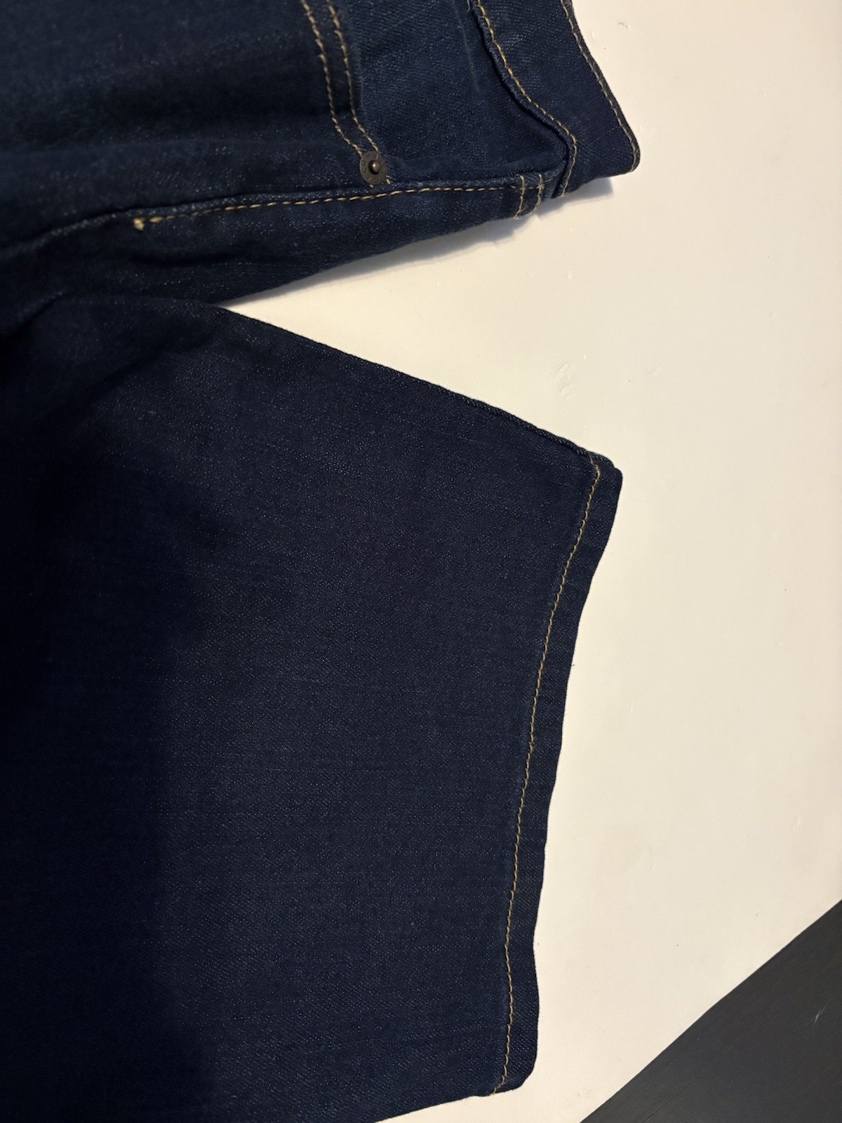 Levi Strauss 559 Men’s 44 x 32 Relaxed Fit Straight Leg Dark Wash Blue Denim