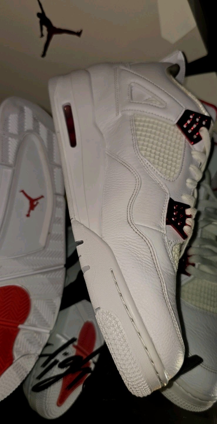 Air Jordan 4 Retro “Metallic Red” (2020) in US Size 15. OG BOX / 9.2/10