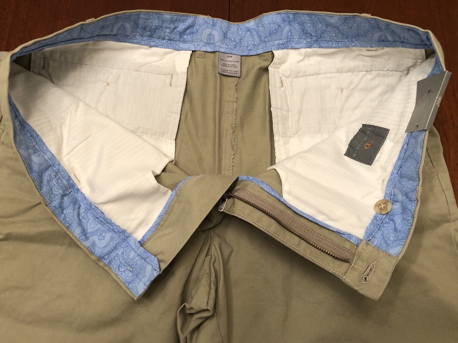 NEW TD Thomas Dean Men’s Size 38 x 9 1/2″ Flat Front Khaki 100% Cotton Short TAN