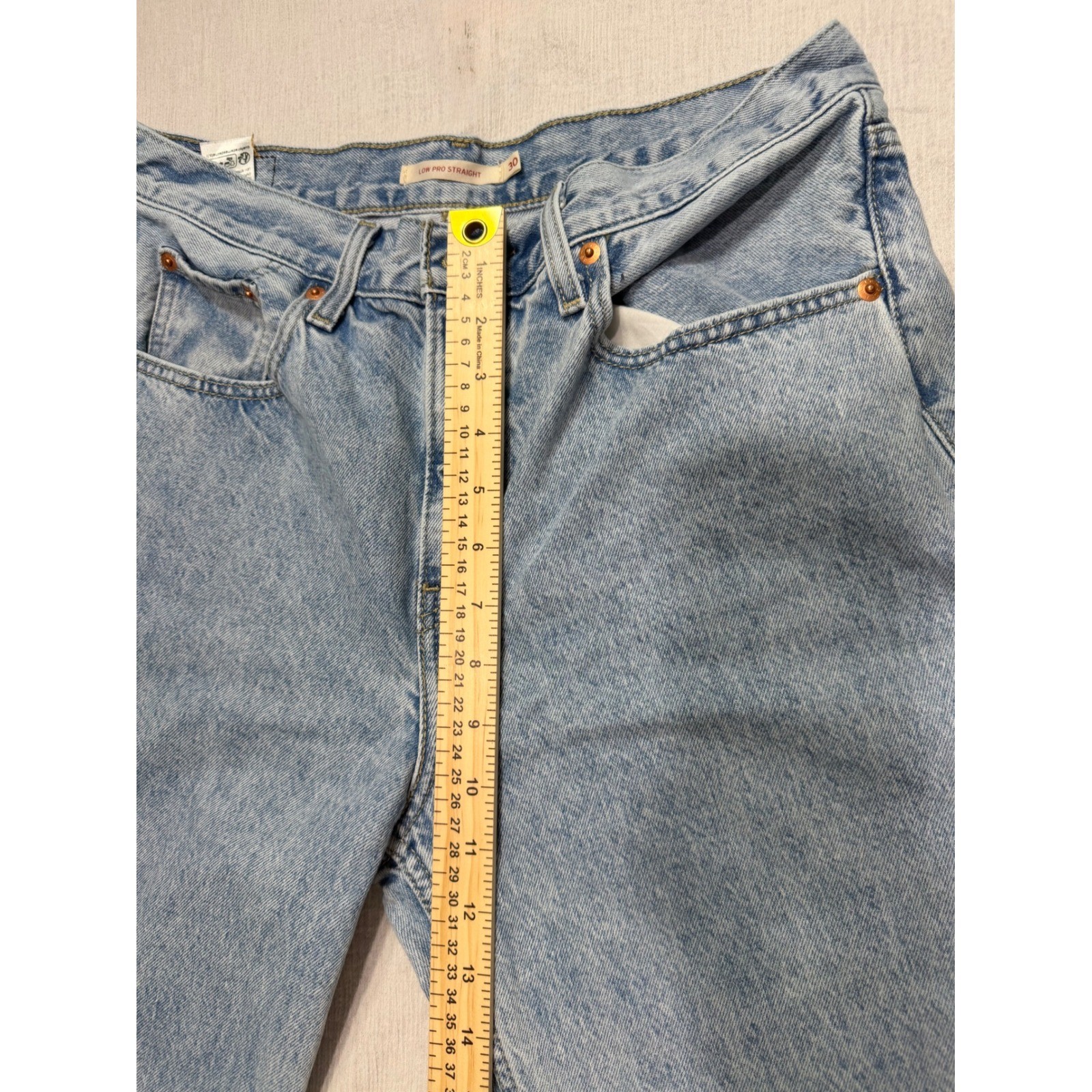 Levi’s Low Pro Straight Jeans Light Wash Blue Denim Women’s Size 30