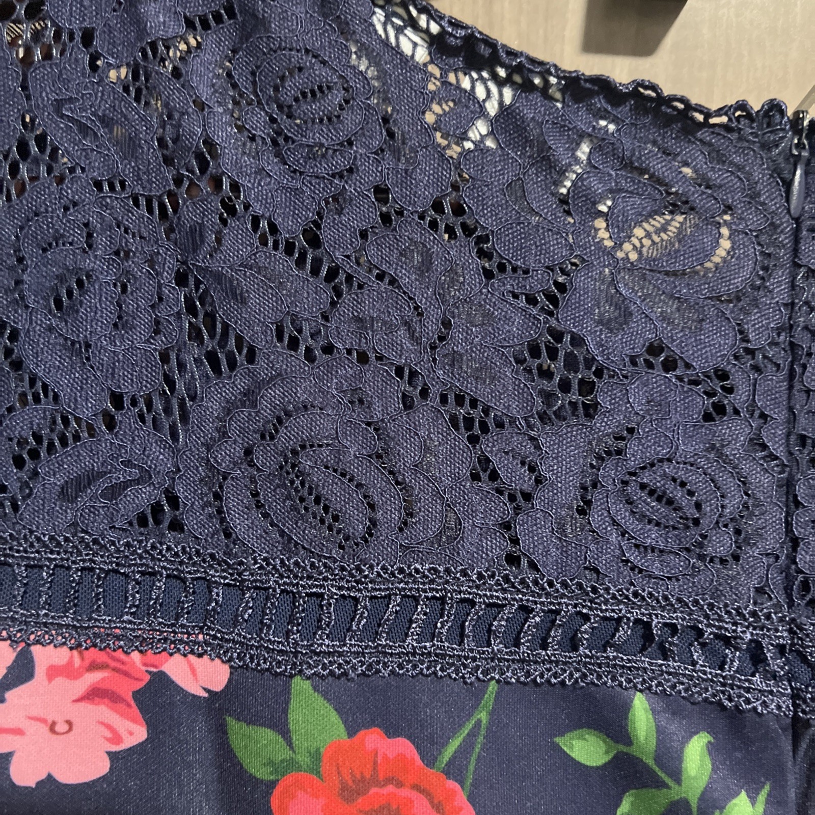 New York & Company Floral Neoprene & Lace Sheath Dress Size M