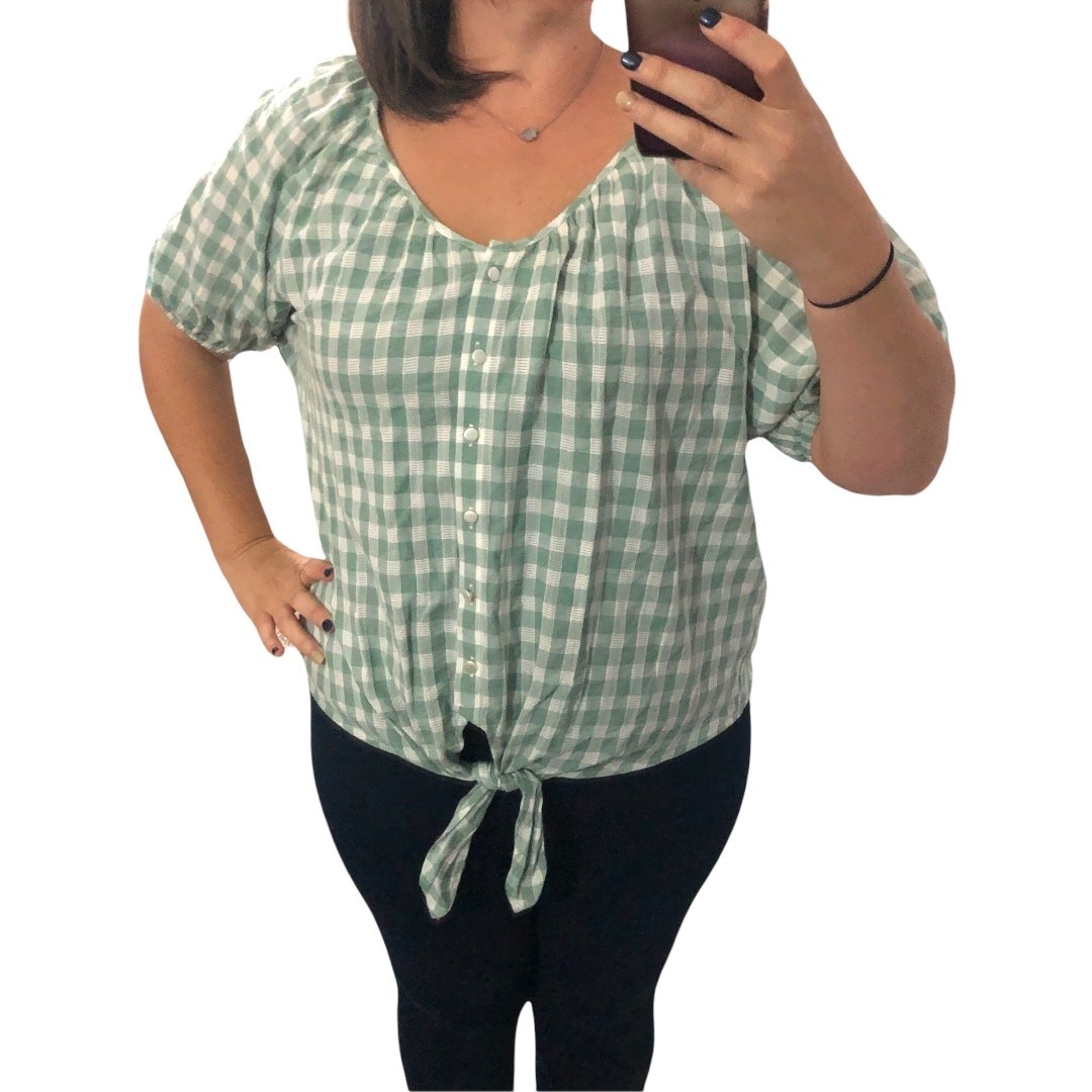 Brina & Em (L) Concetta Tie Front Top – Checkered Short Sleeve Button Front