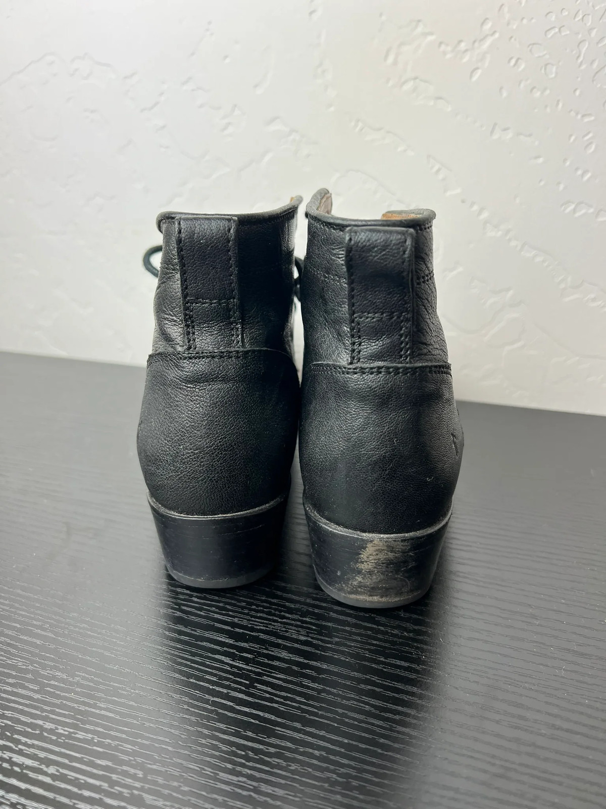Frye Lace-Up Ankle Boots Black Leather Womens 8.5 B Distressed Carson Vintage