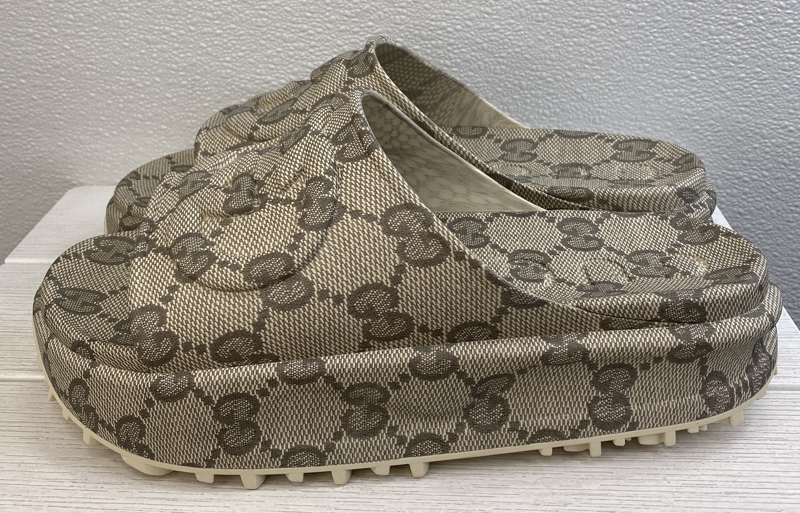 Gucci Miami Slides Mens US12 UK11 Beige-Ebony Rubber Platform Sandals *PREOWNED*