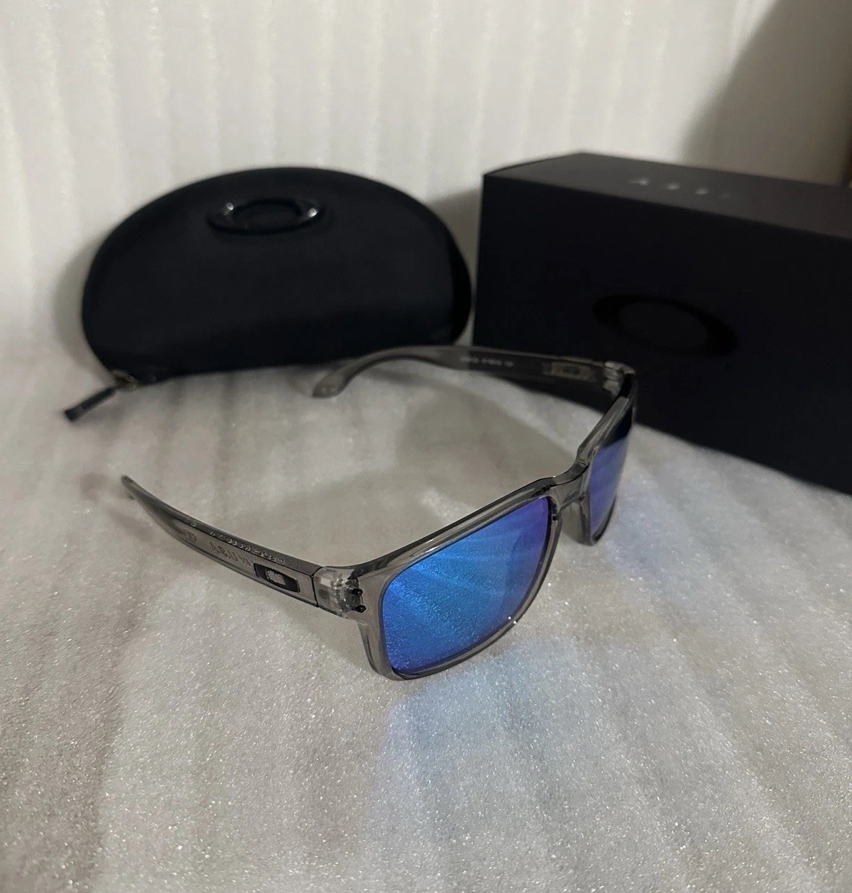 Oakley Holbrook Polarized Sunglasses Blue Polarized Lens New