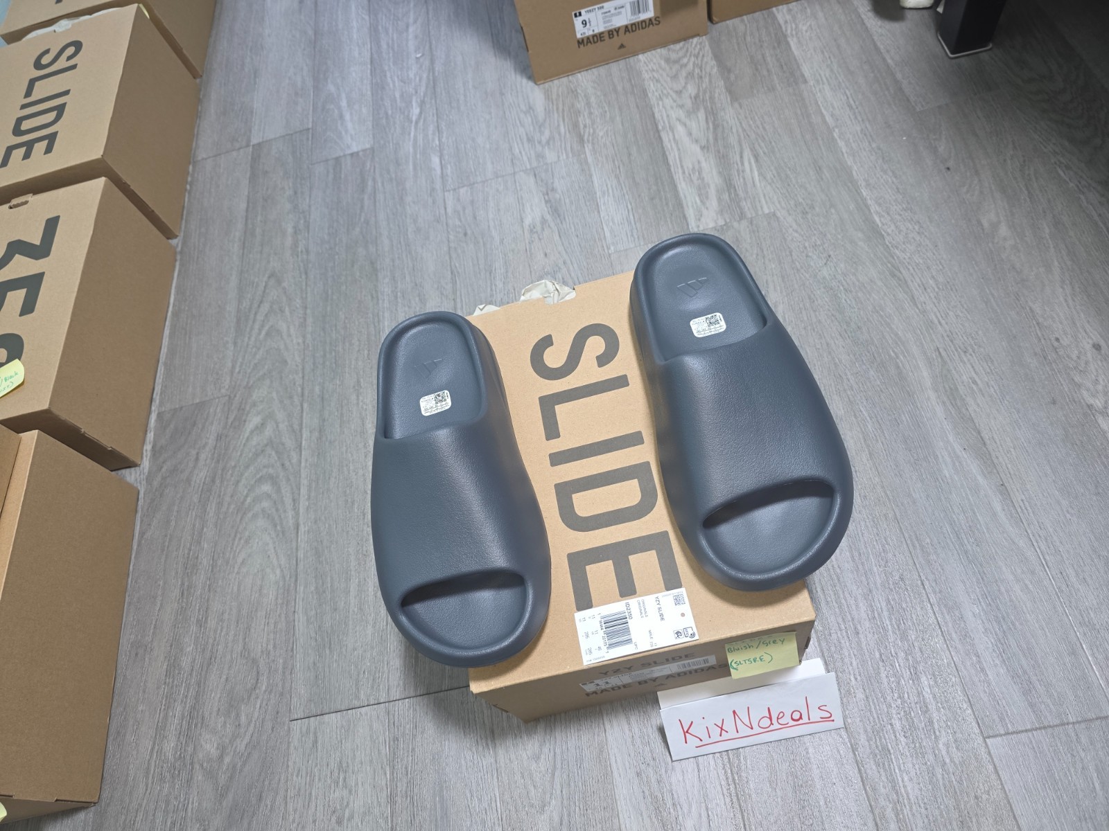 Authentic Adidas Yeezy Slide SLATE GREY Sandal ID2350 US Size 11 yzy rnr wave