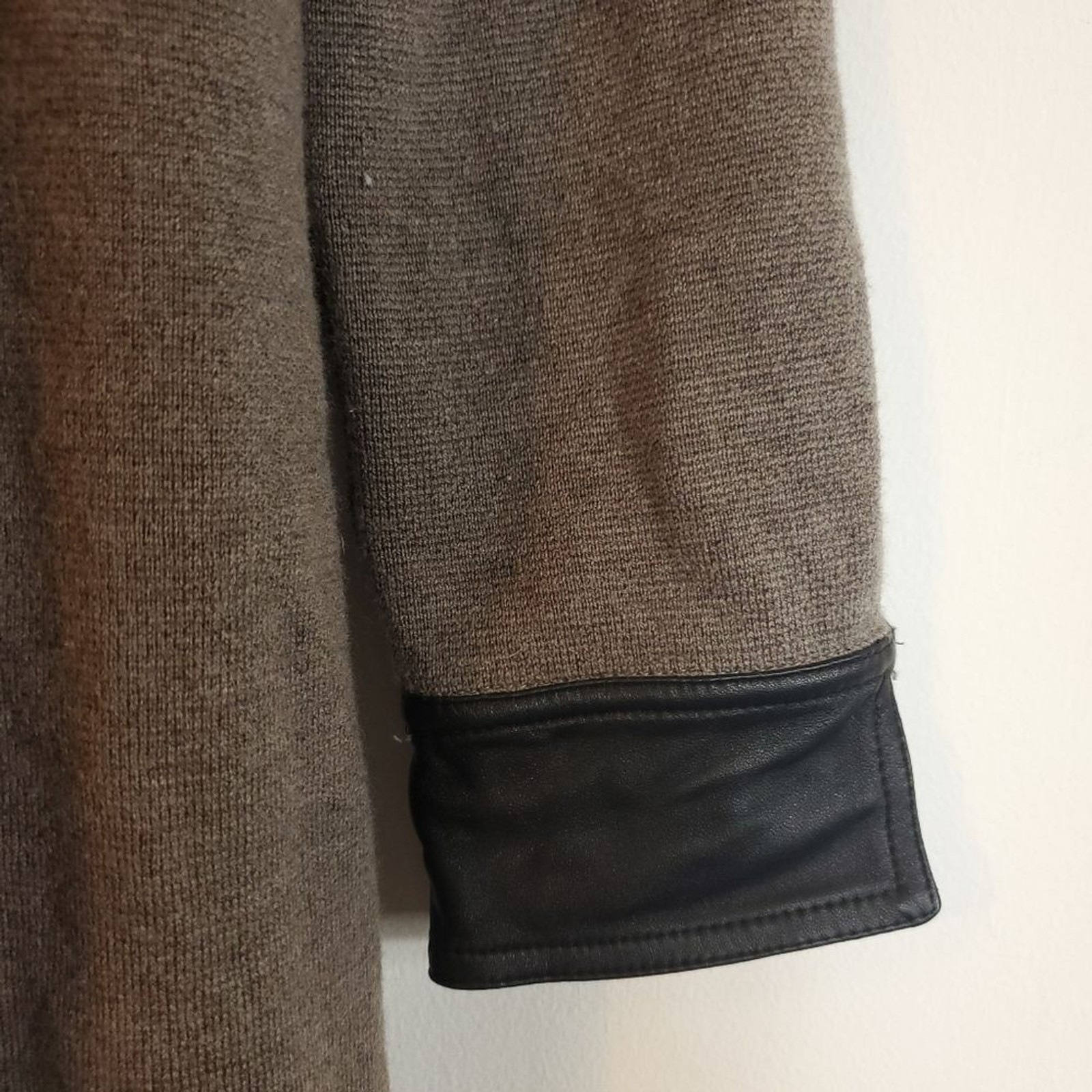 Doncaster 100% Wool Sweater Leather Trim 3/4 sleeve taupe Zipper Cardigan jacket