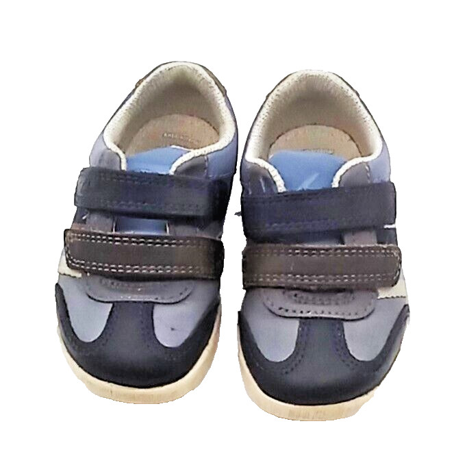 Clarks Boys Wallabee Shoe Sneaker Size 5 W Hook & Loop Leather Uppers Stripes