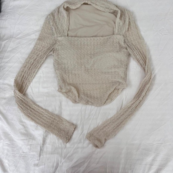 Cream Bubble Mesh Square Neck Long Sleeve Crop Top Built-In Bra – Size Medium