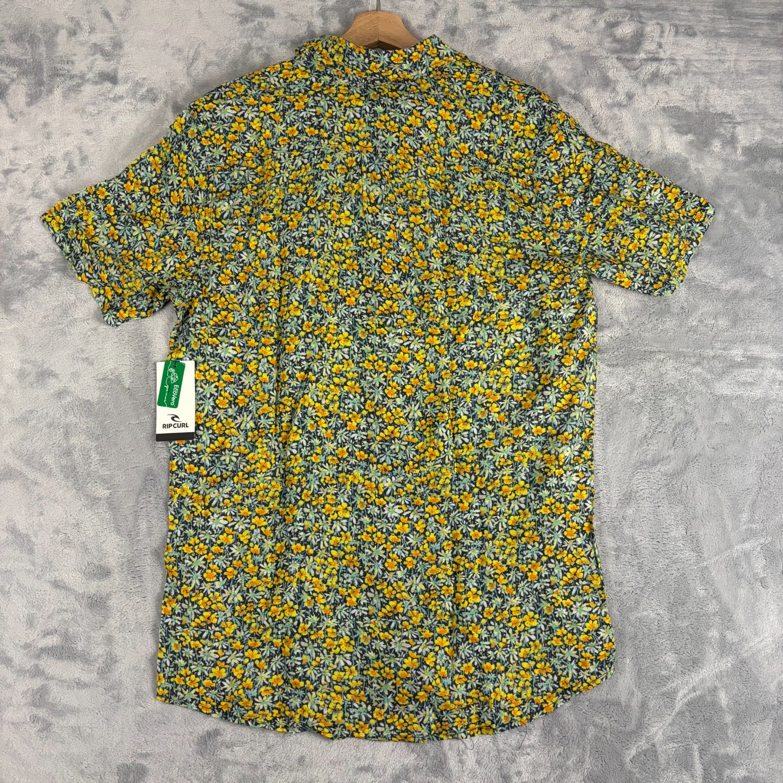 Rip Curl Shirt Mens Medium Yellow Fun Times Floral Short Sleeve Button Up NEW!