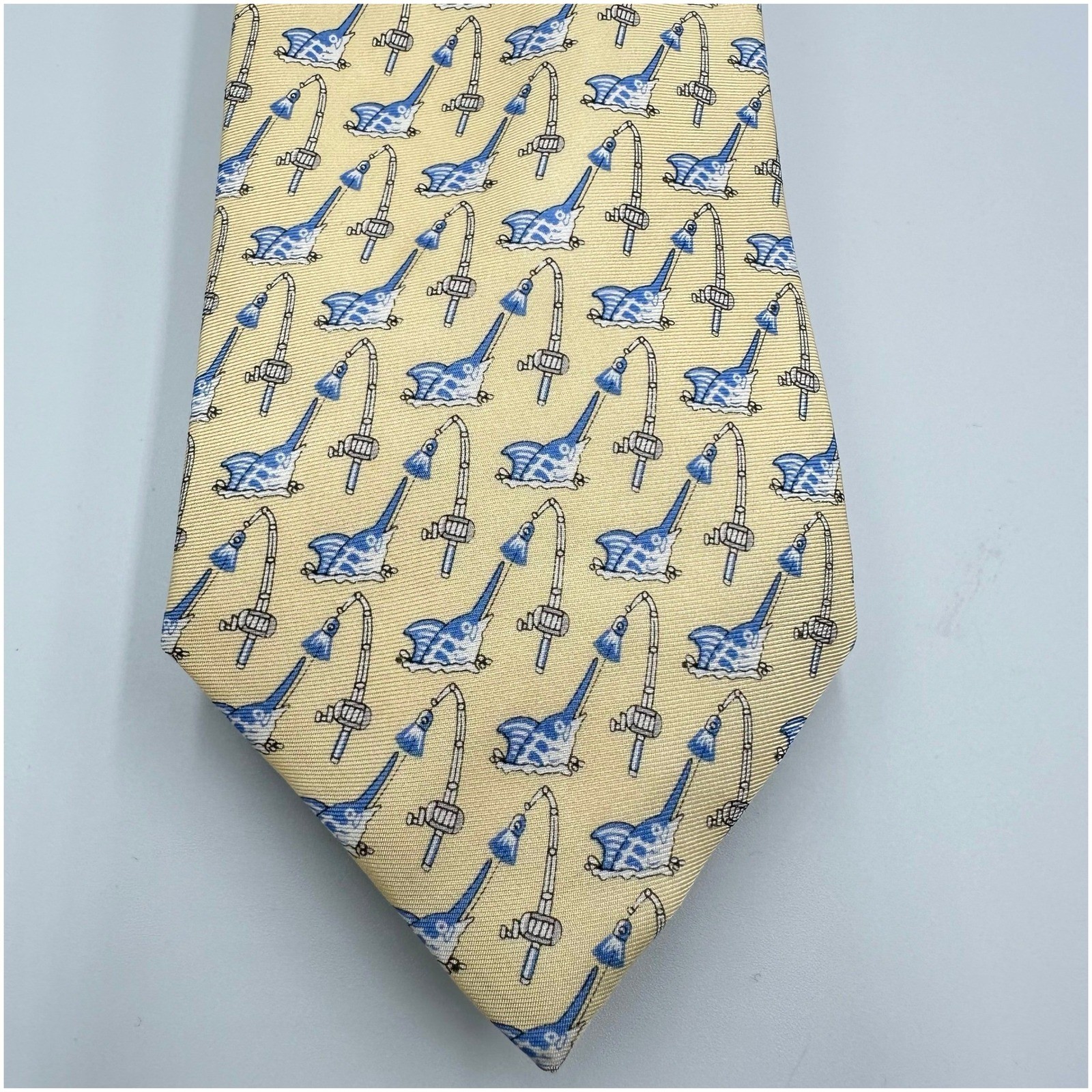 Southern Tide Mens Silk Tie Yellow Marlin Fishing Rod Novelty Print 3.25in