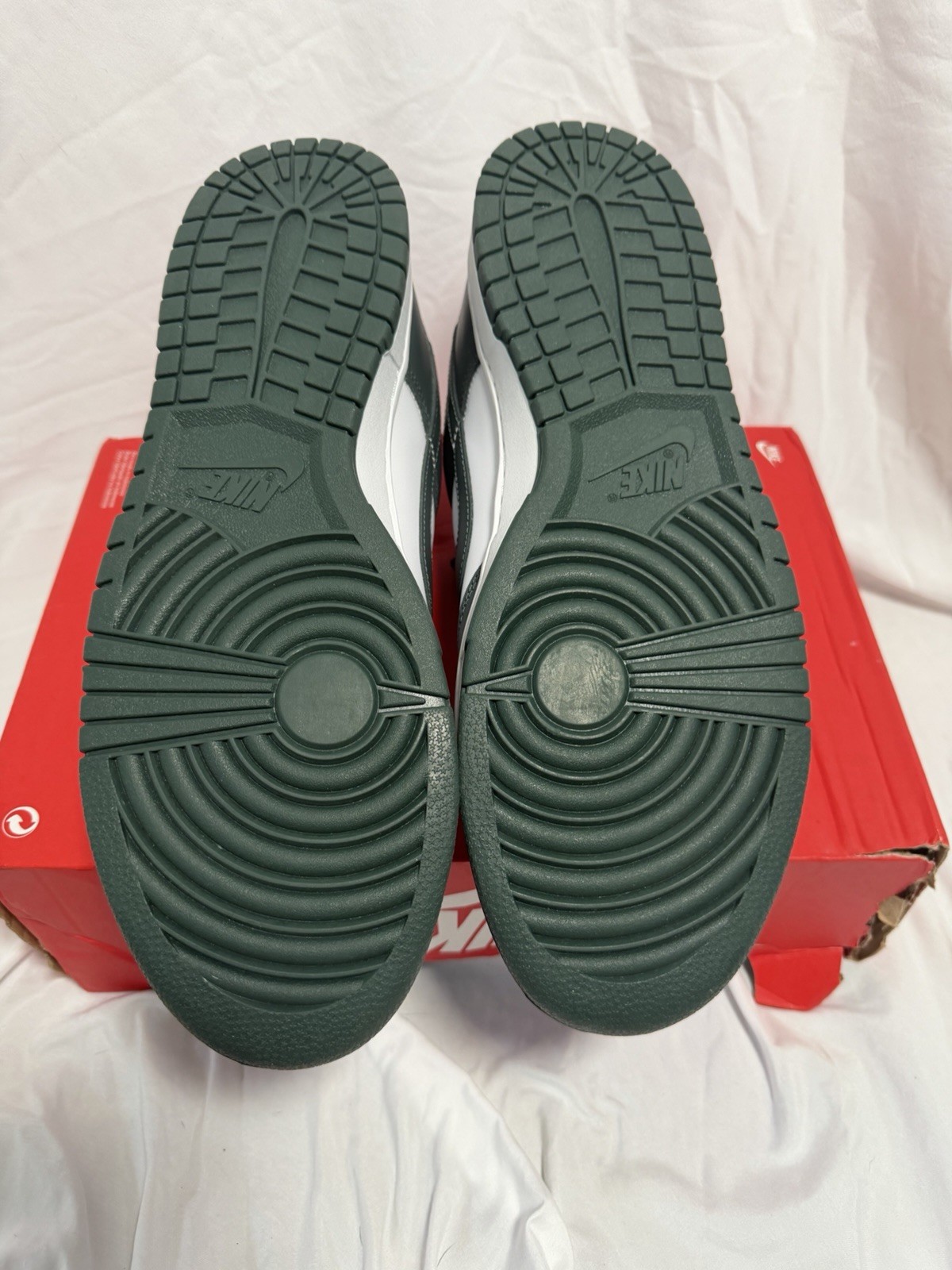 Nike Dunk Low “Vintage Green” Men’s Leather Low Top Sneakers DV0833-111