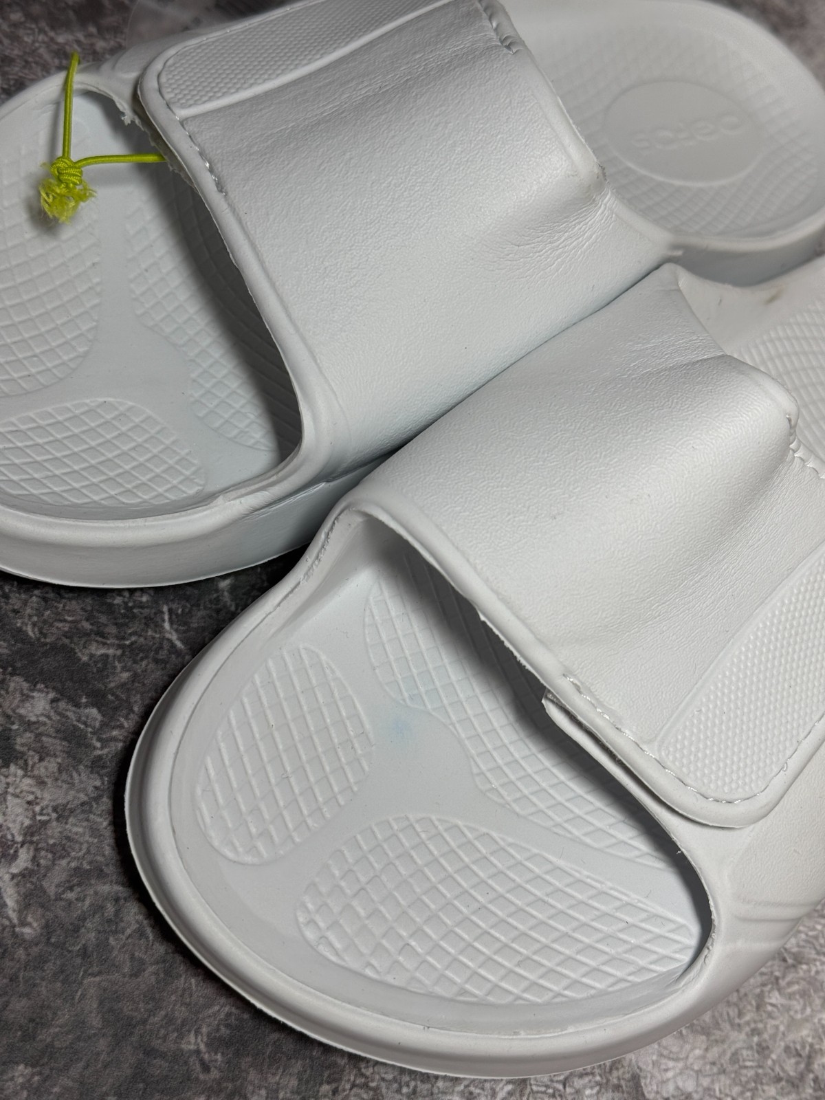 OOFOS OOahh Sport Flex Slide White Unisex size US M6 W8 EU 39