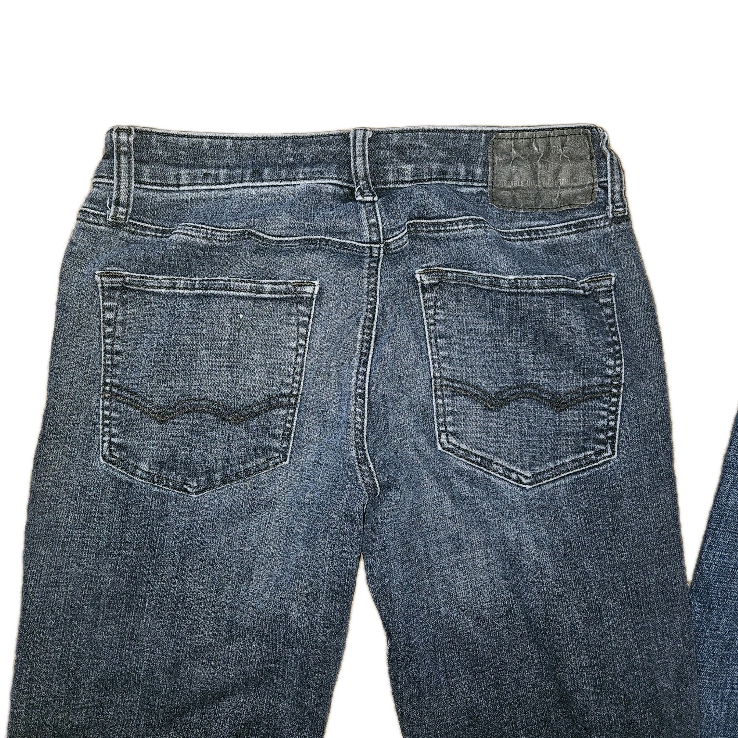 2 American Eagle 29×32 mens jeans Original Straight