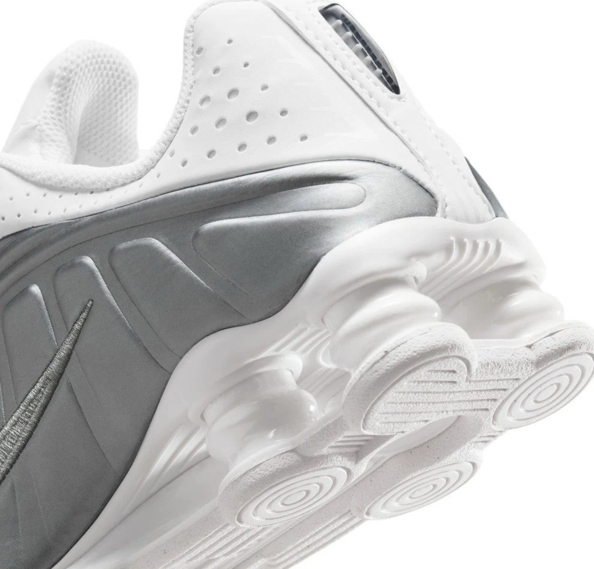 Nike Shox R4 White Metallic Silver Sneakers Shoes CW2626-101 GS Multi Size NEW