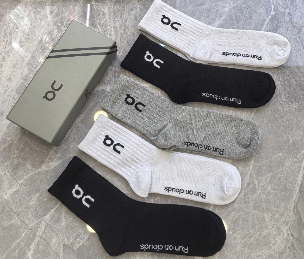 5 Pairs On Cloud Socks Half-Calf Size Medium Unisex