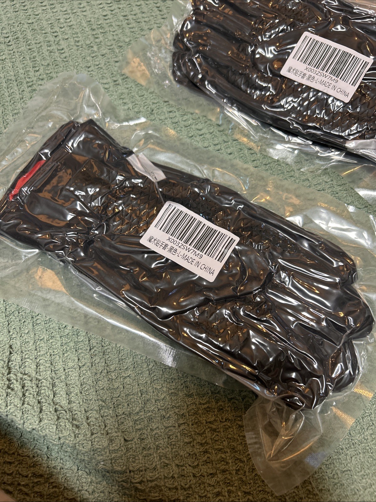 Huntrange Waterproof Gloves Mens Size Large. See Sizing Chart In Pictures.